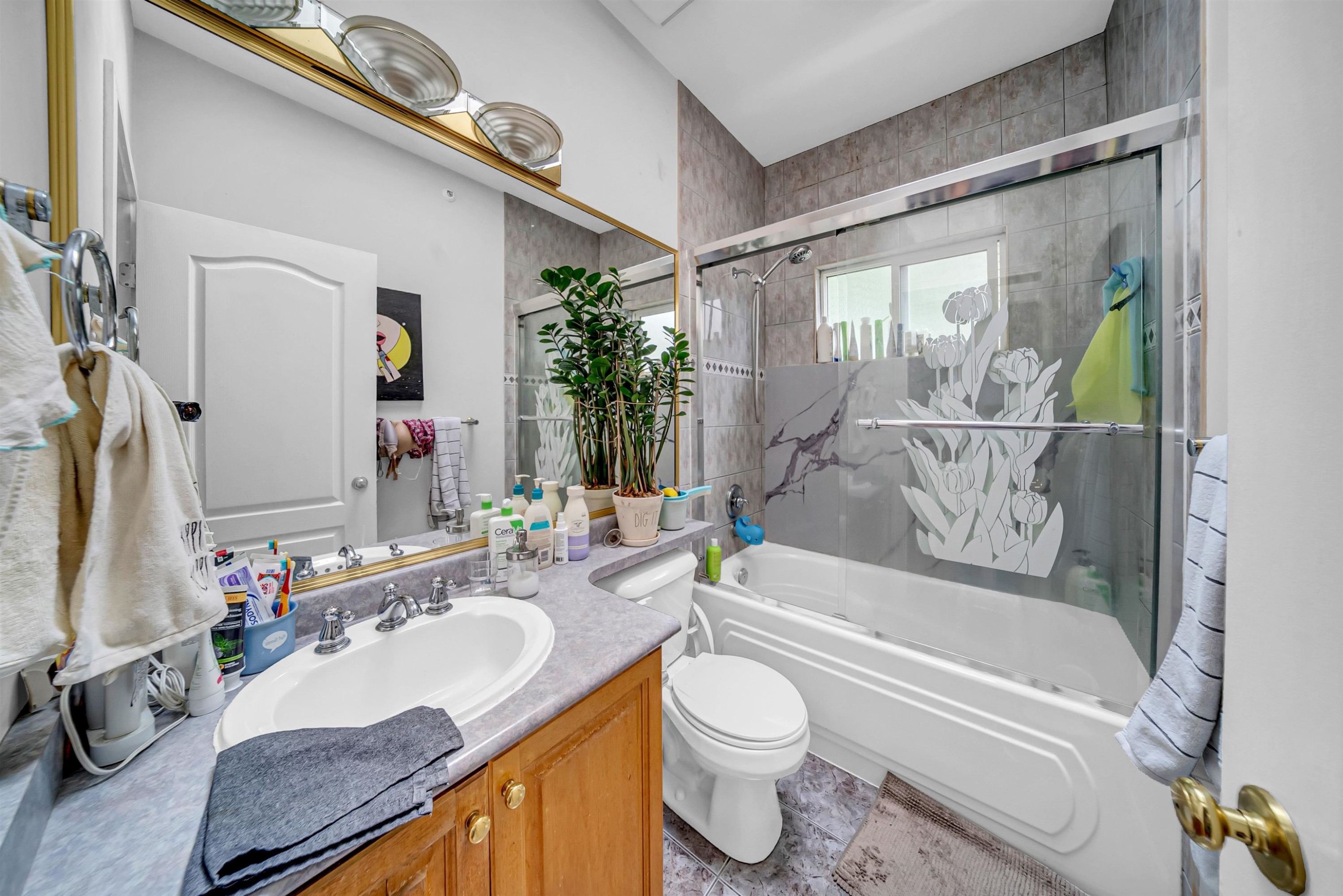 331 61St Avenue E, Vancouver, BC - Indoor Photo Showing Bathroom