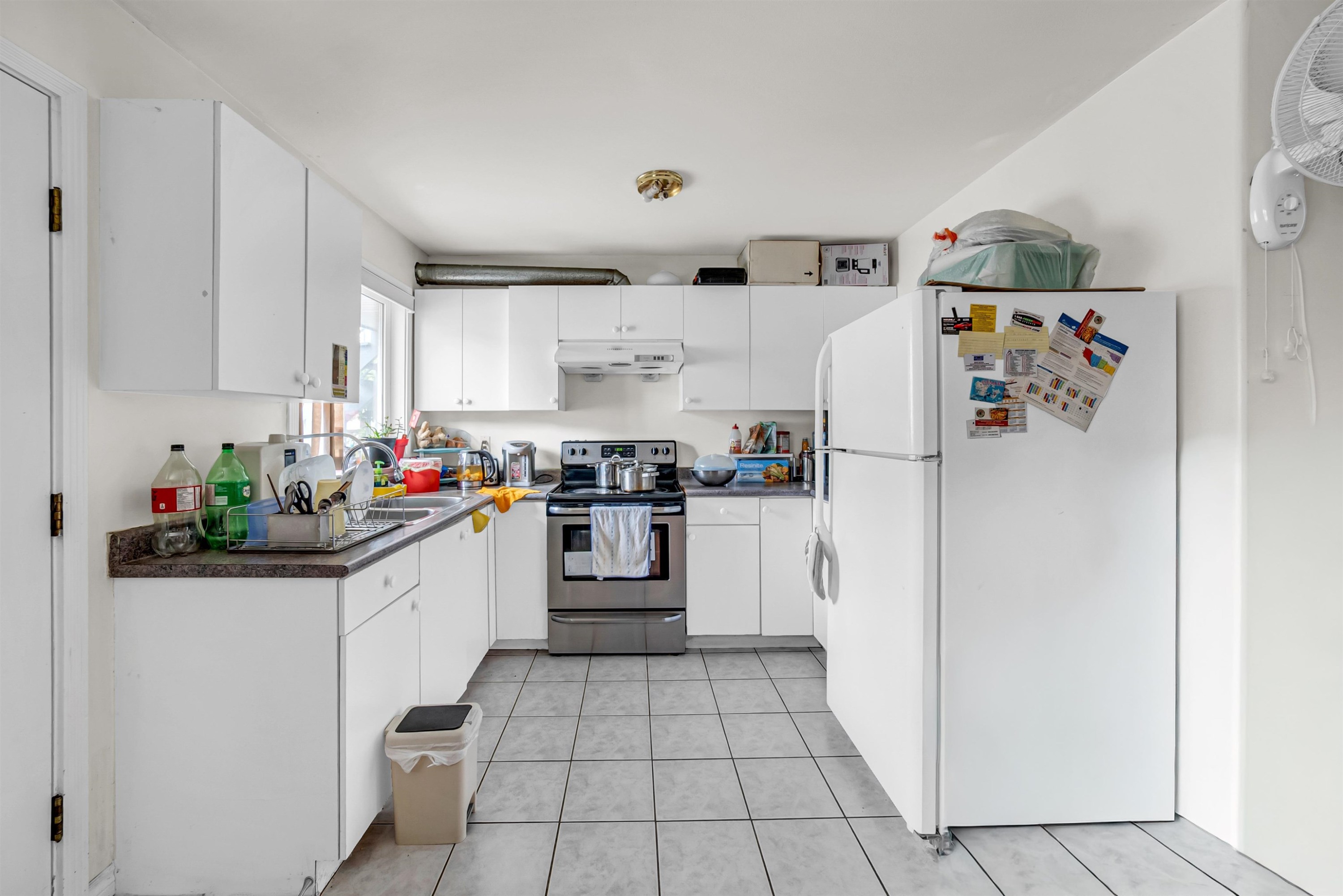 331 61St Avenue E, Vancouver, BC - Indoor Photo Showing Kitchen
