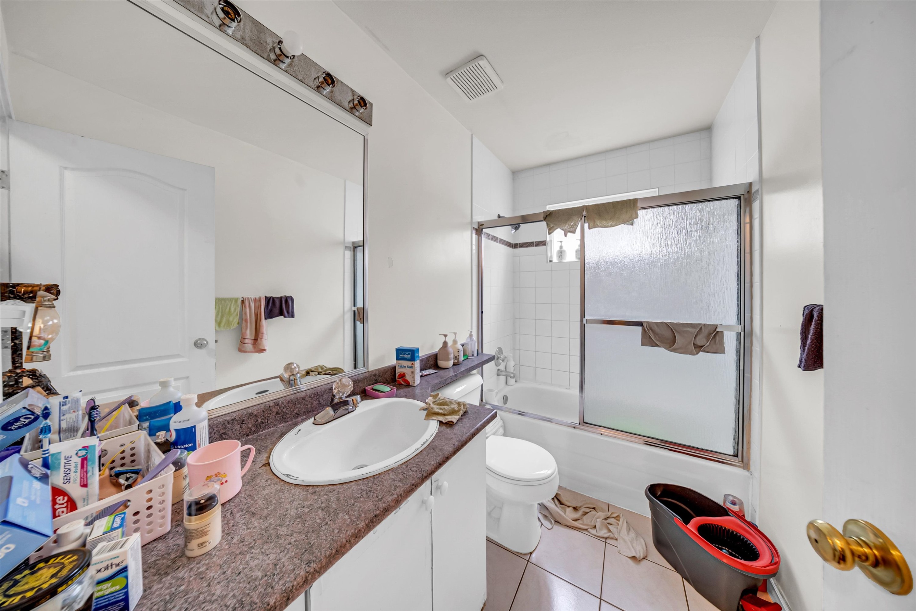 331 61St Avenue E, Vancouver, BC - Indoor Photo Showing Bathroom