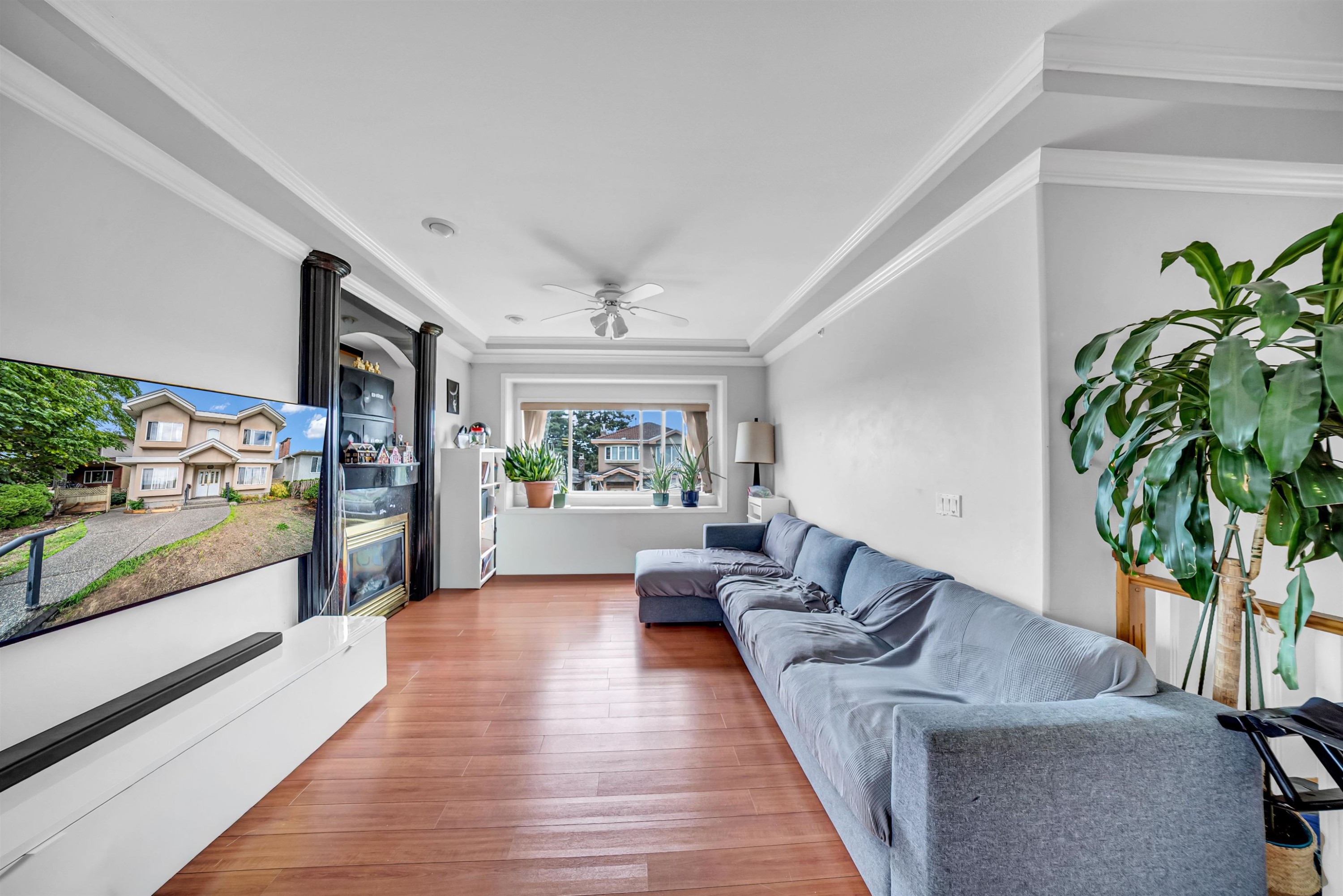 331 61St Avenue E, Vancouver, BC - Indoor Photo Showing Living Room