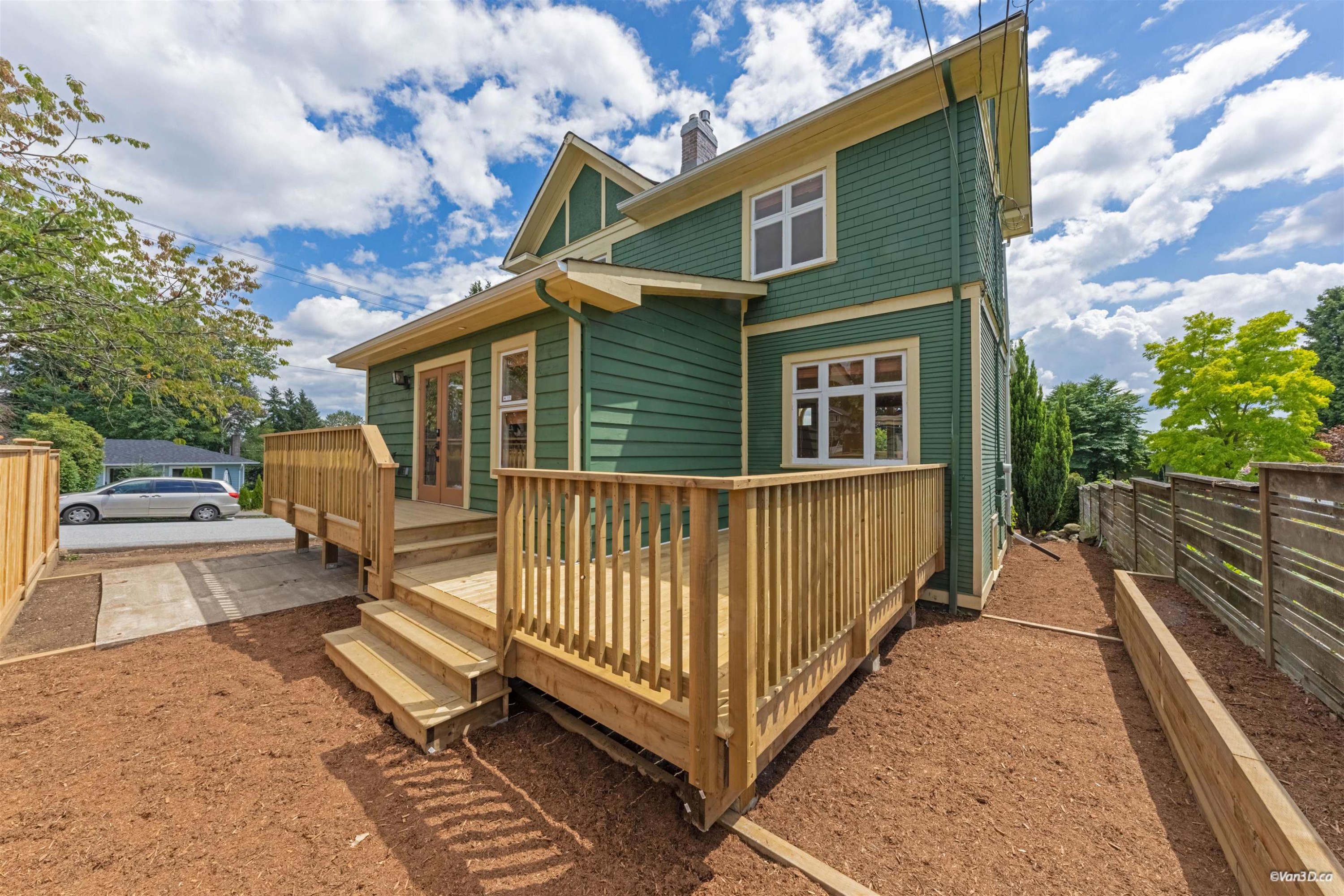 848 6Th Street E, North Vancouver, BC