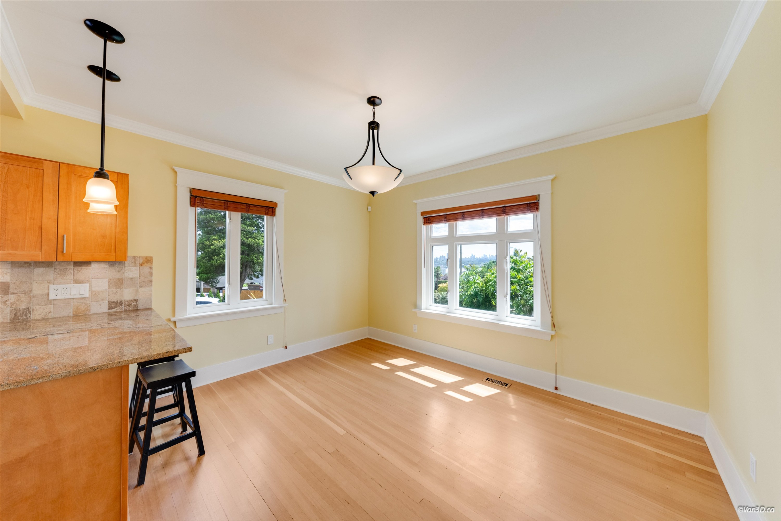 848 6Th Street E, North Vancouver, BC