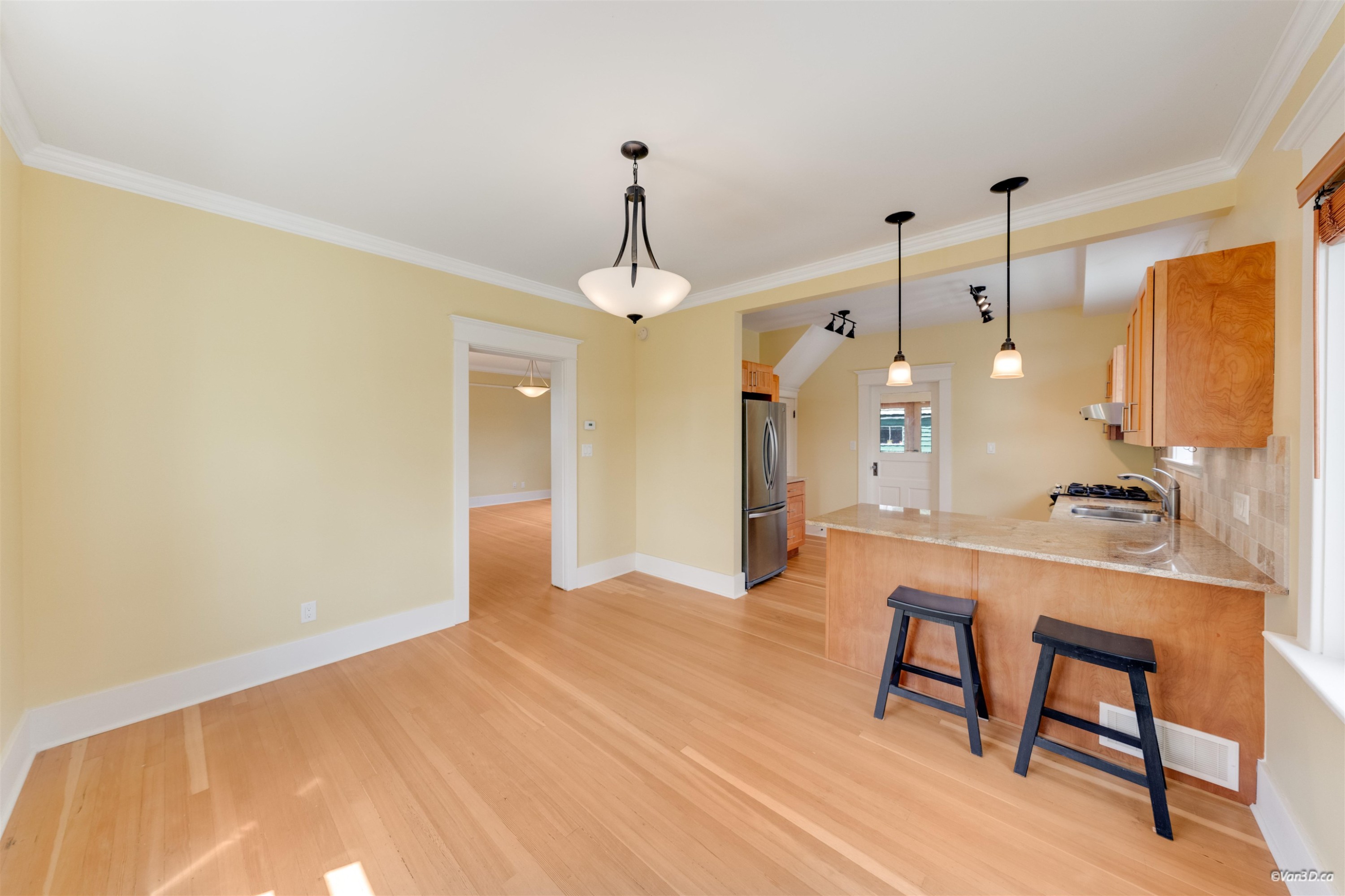 848 6Th Street E, North Vancouver, BC