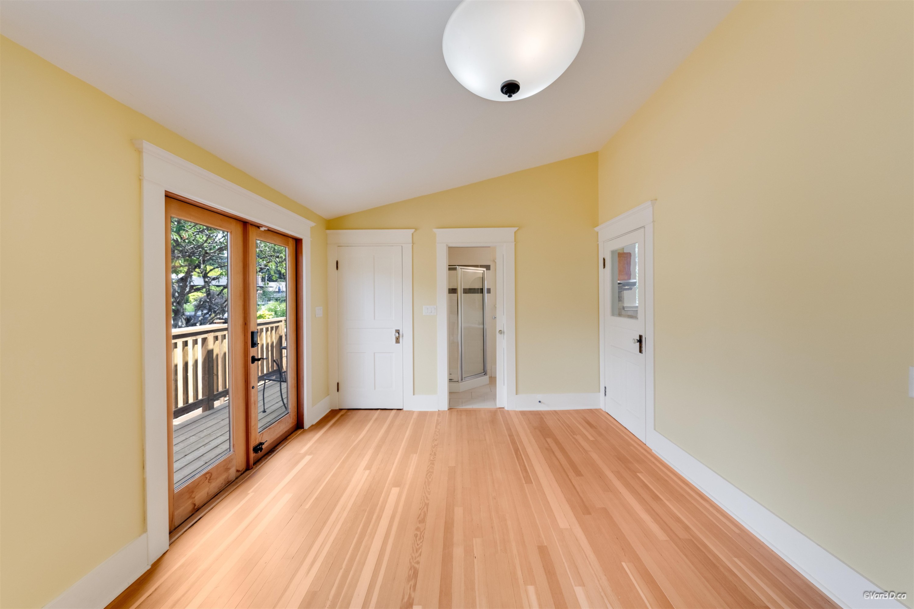 848 6Th Street E, North Vancouver, BC