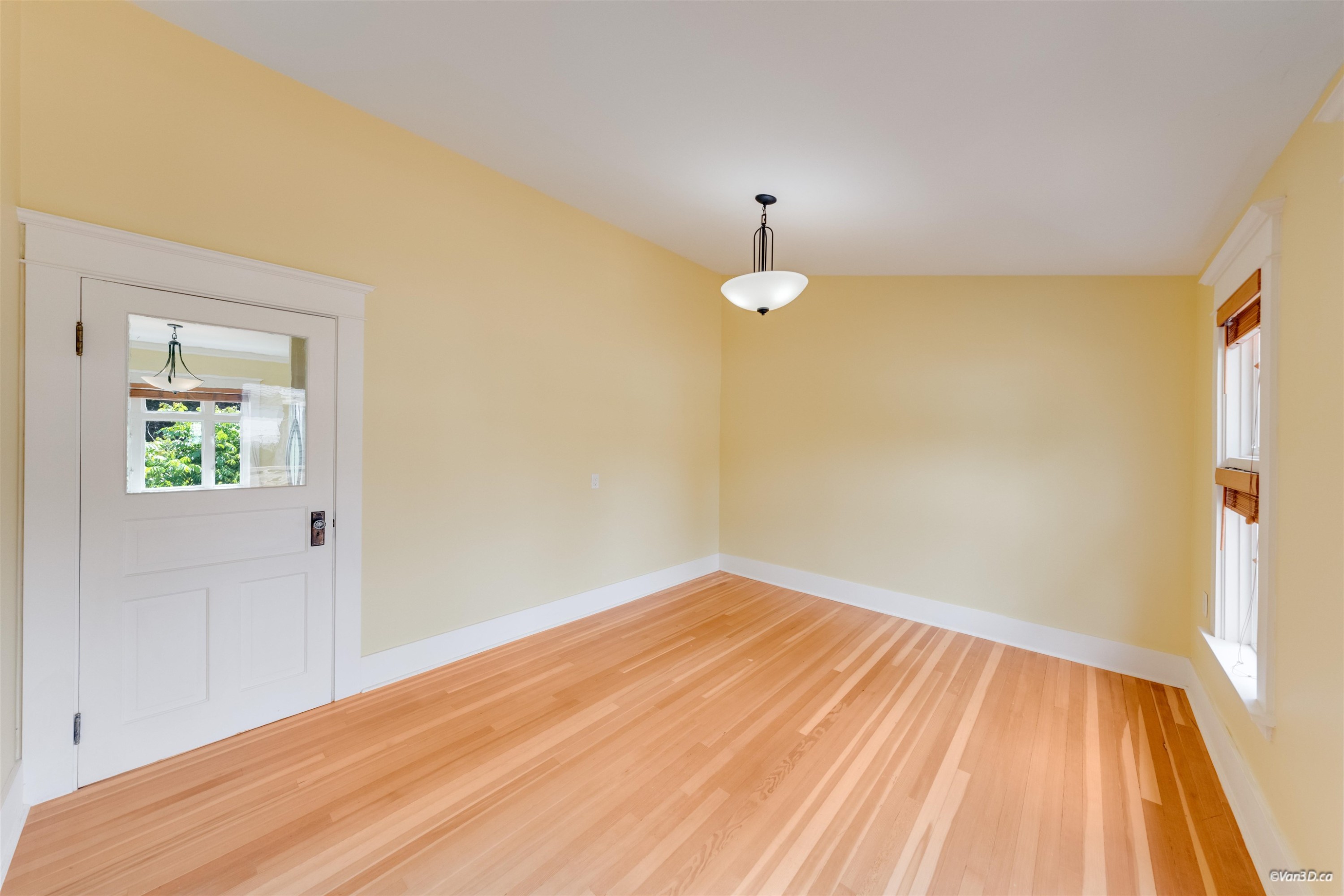 848 6Th Street E, North Vancouver, BC