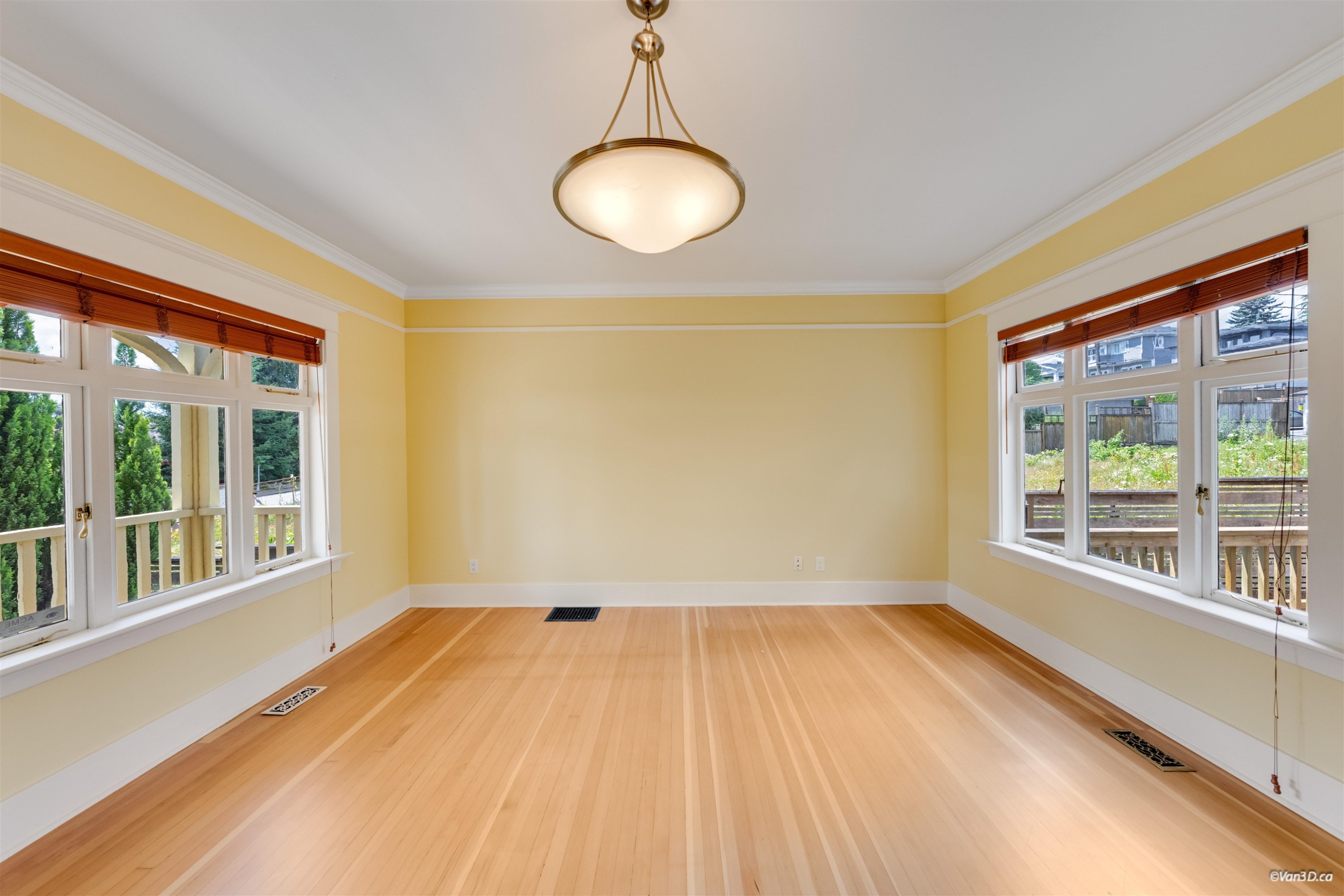 848 6Th Street E, North Vancouver, BC