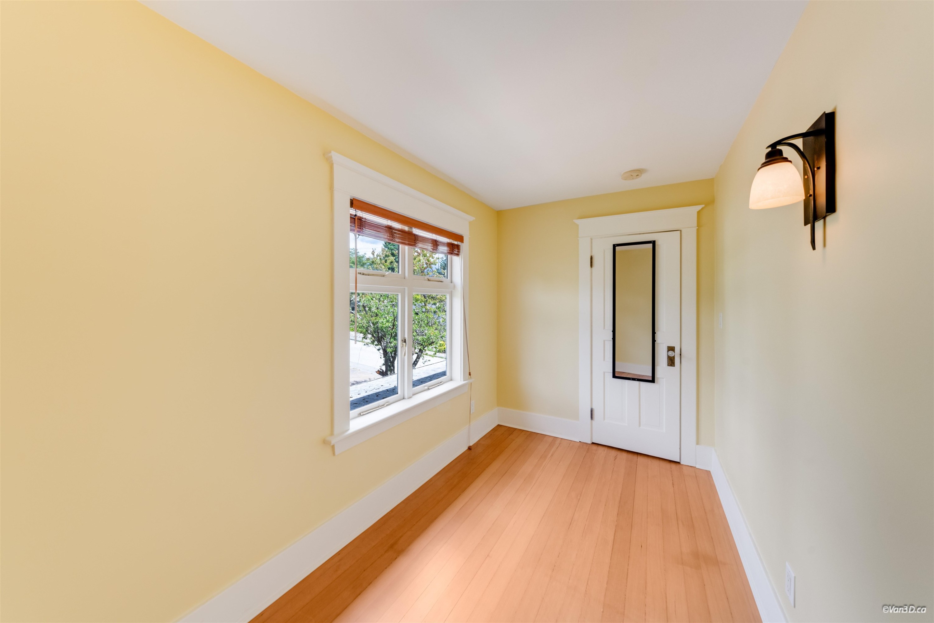848 6Th Street E, North Vancouver, BC