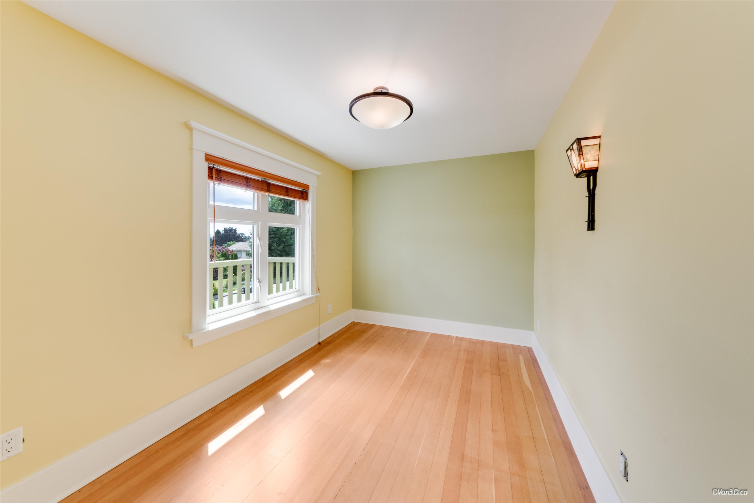 848 6Th Street E, North Vancouver, BC