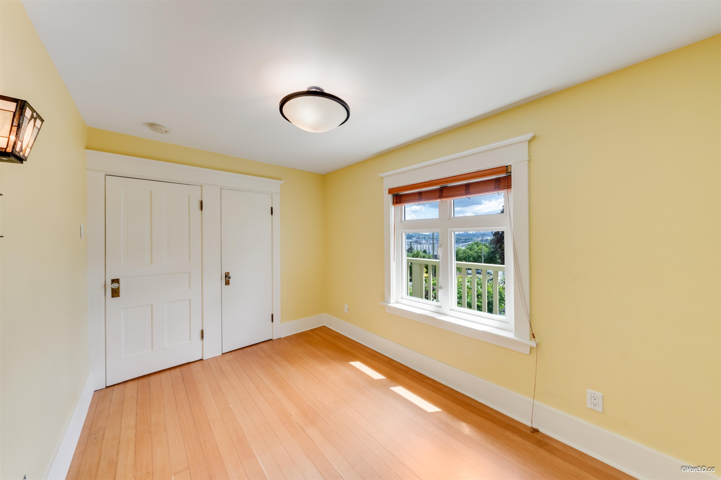 848 6Th Street E, North Vancouver, BC