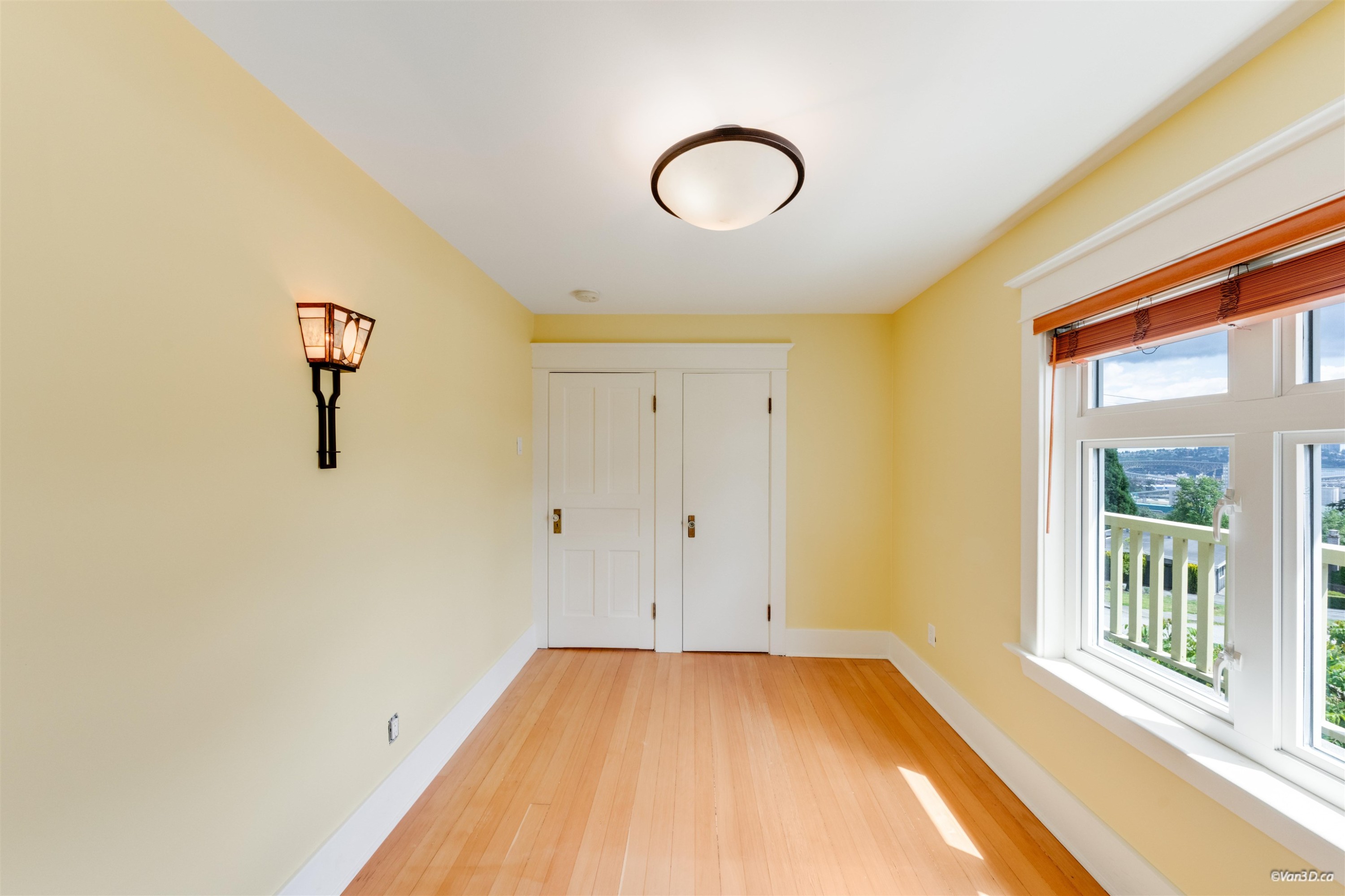 848 6Th Street E, North Vancouver, BC