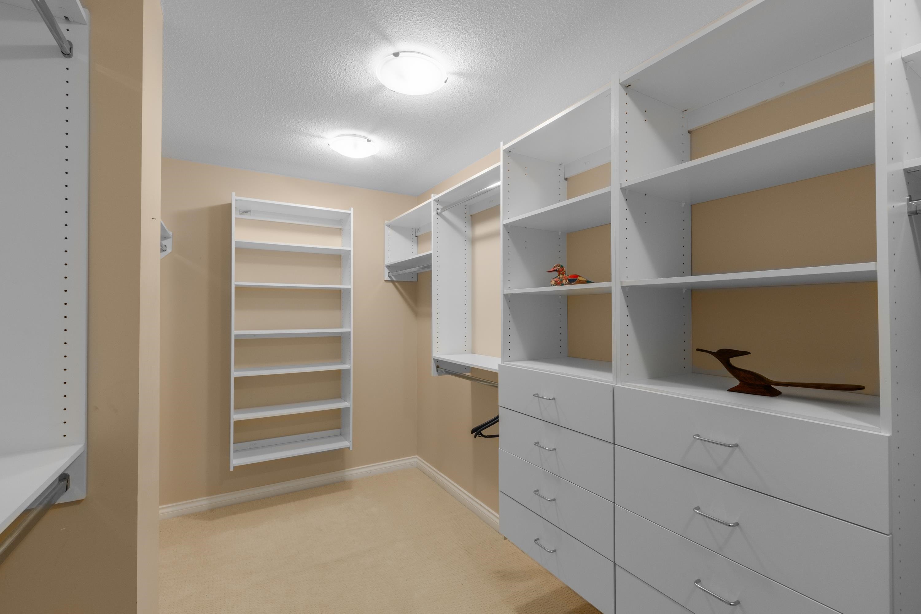 1285 Chartwell Crescent, West Vancouver, BC - Indoor With Storage