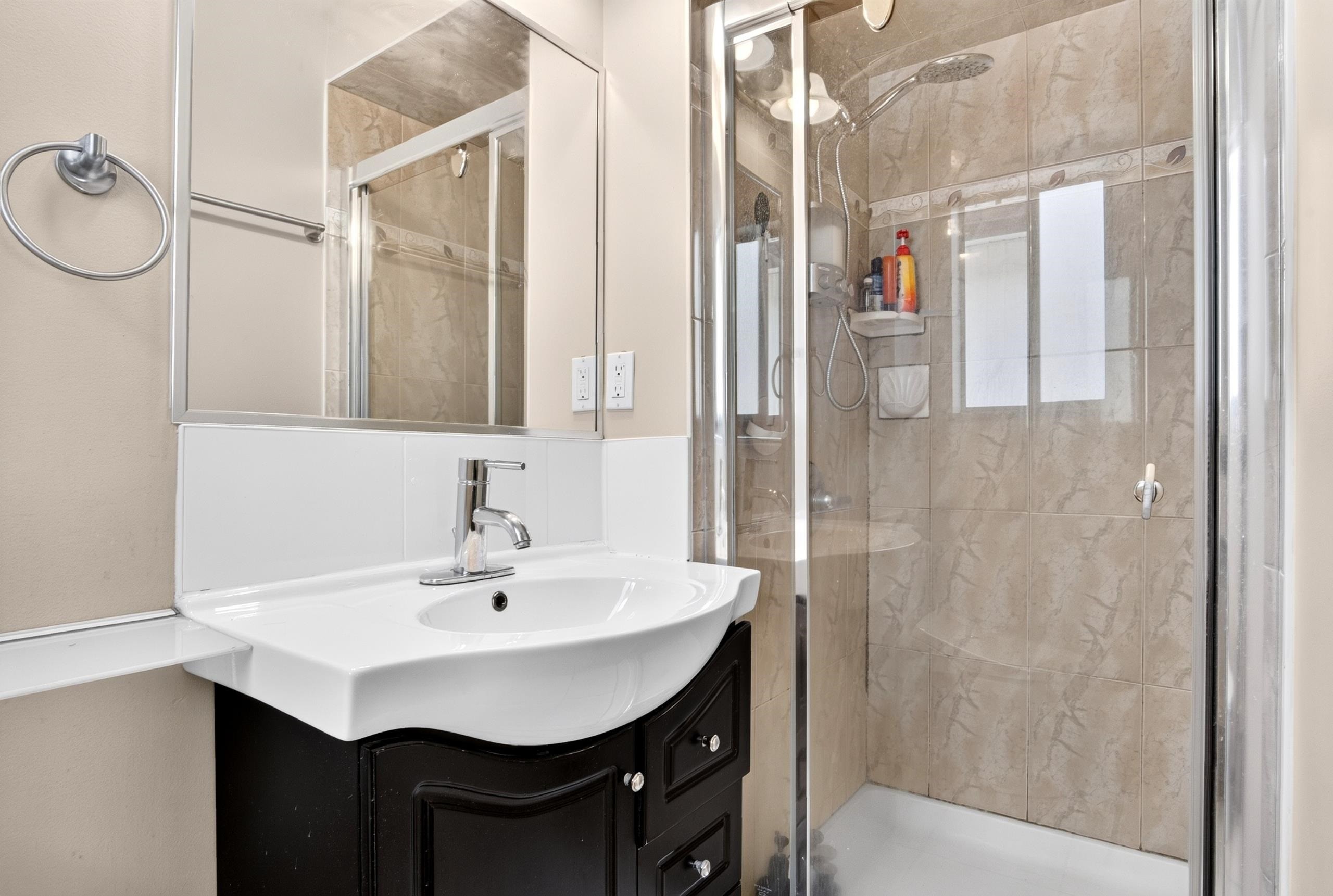 2871 18Th Avenue E, Vancouver, BC