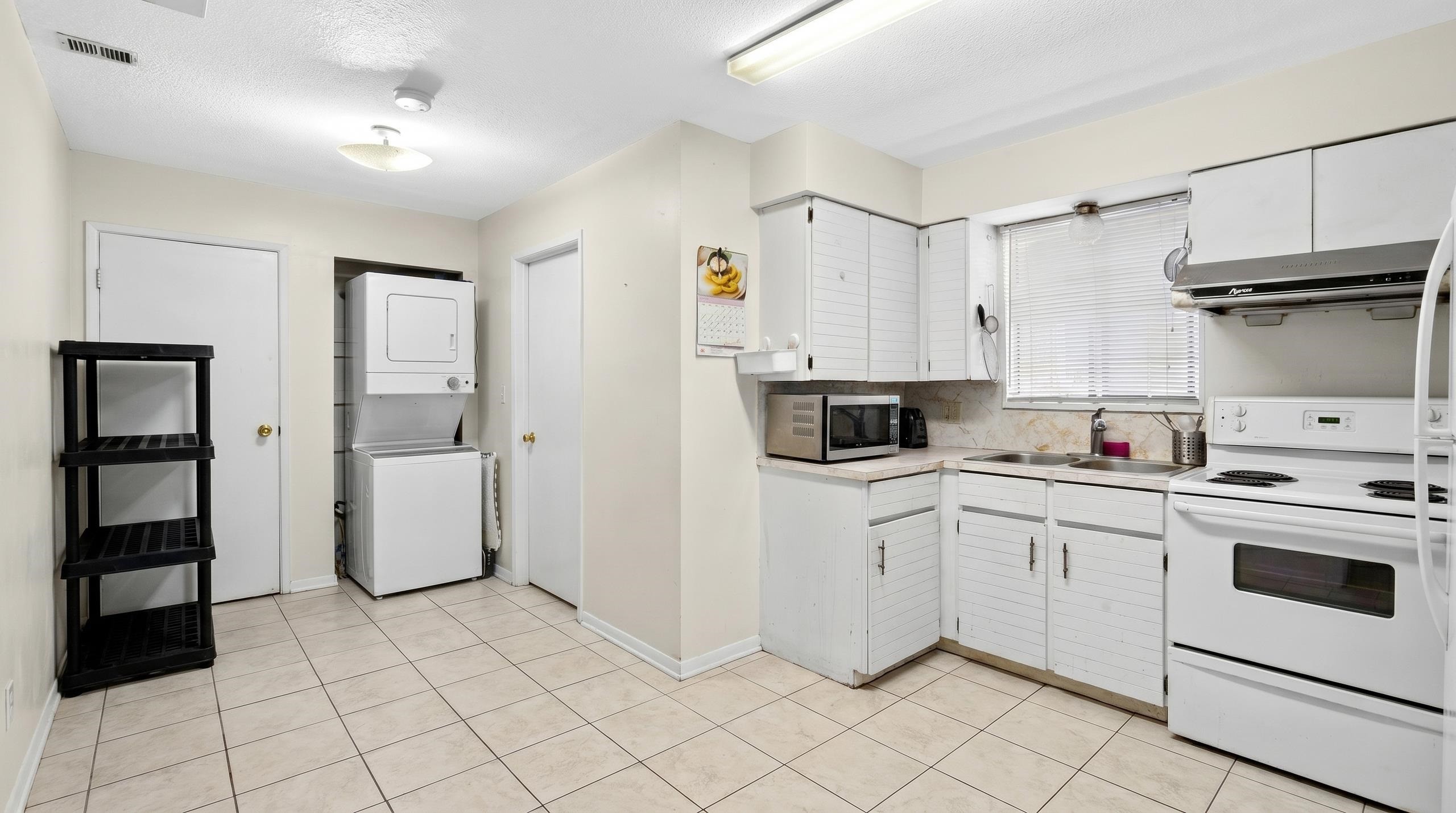 2871 18Th Avenue E, Vancouver, BC