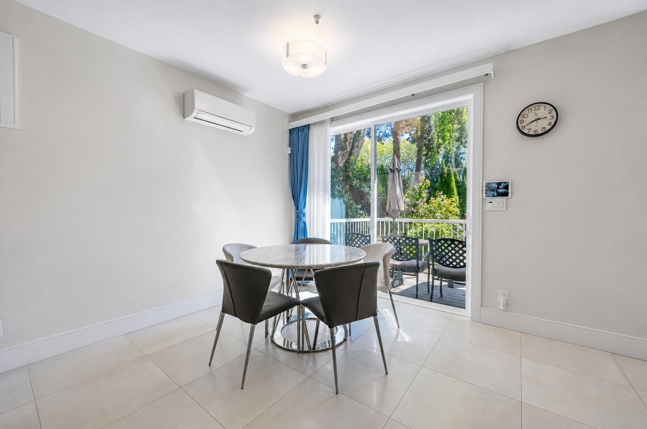 2374 35Th Avenue W, Vancouver, BC - Indoor