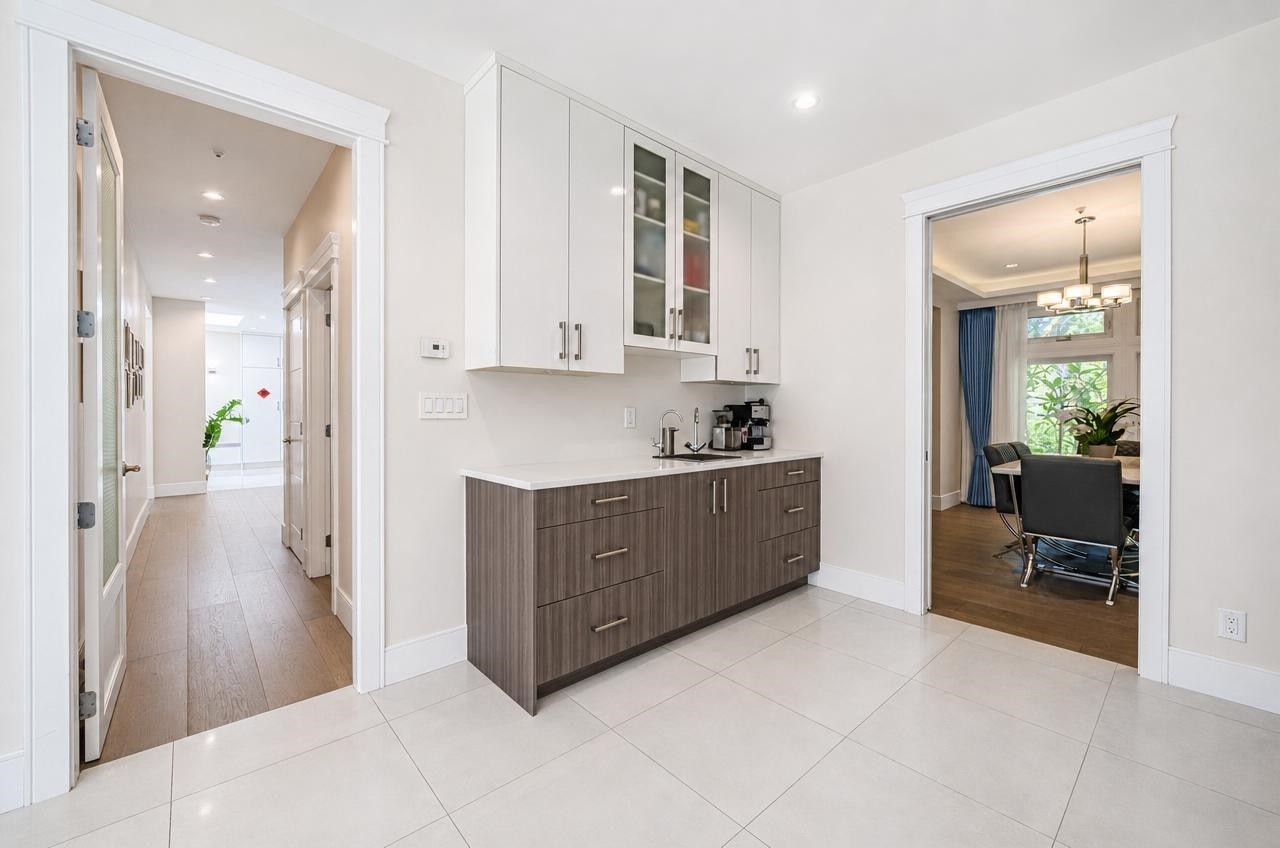2374 35Th Avenue W, Vancouver, BC - Indoor Photo Showing Other Room