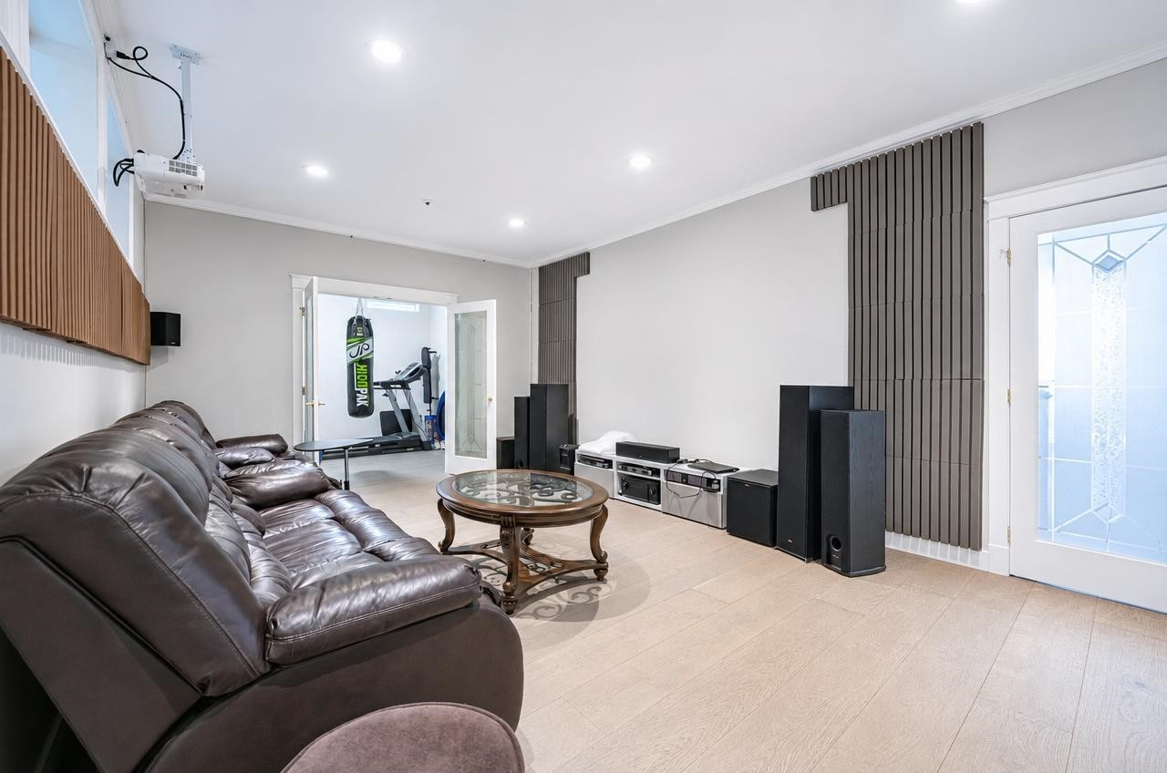 2374 35Th Avenue W, Vancouver, BC - Indoor