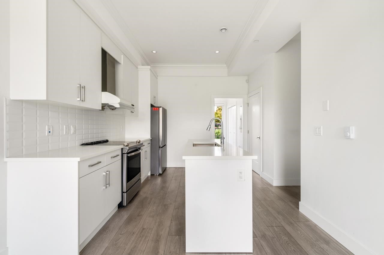 5043 Chambers Street, Vancouver, BC - Indoor Photo Showing Kitchen With Stainless Steel Kitchen With Upgraded Kitchen