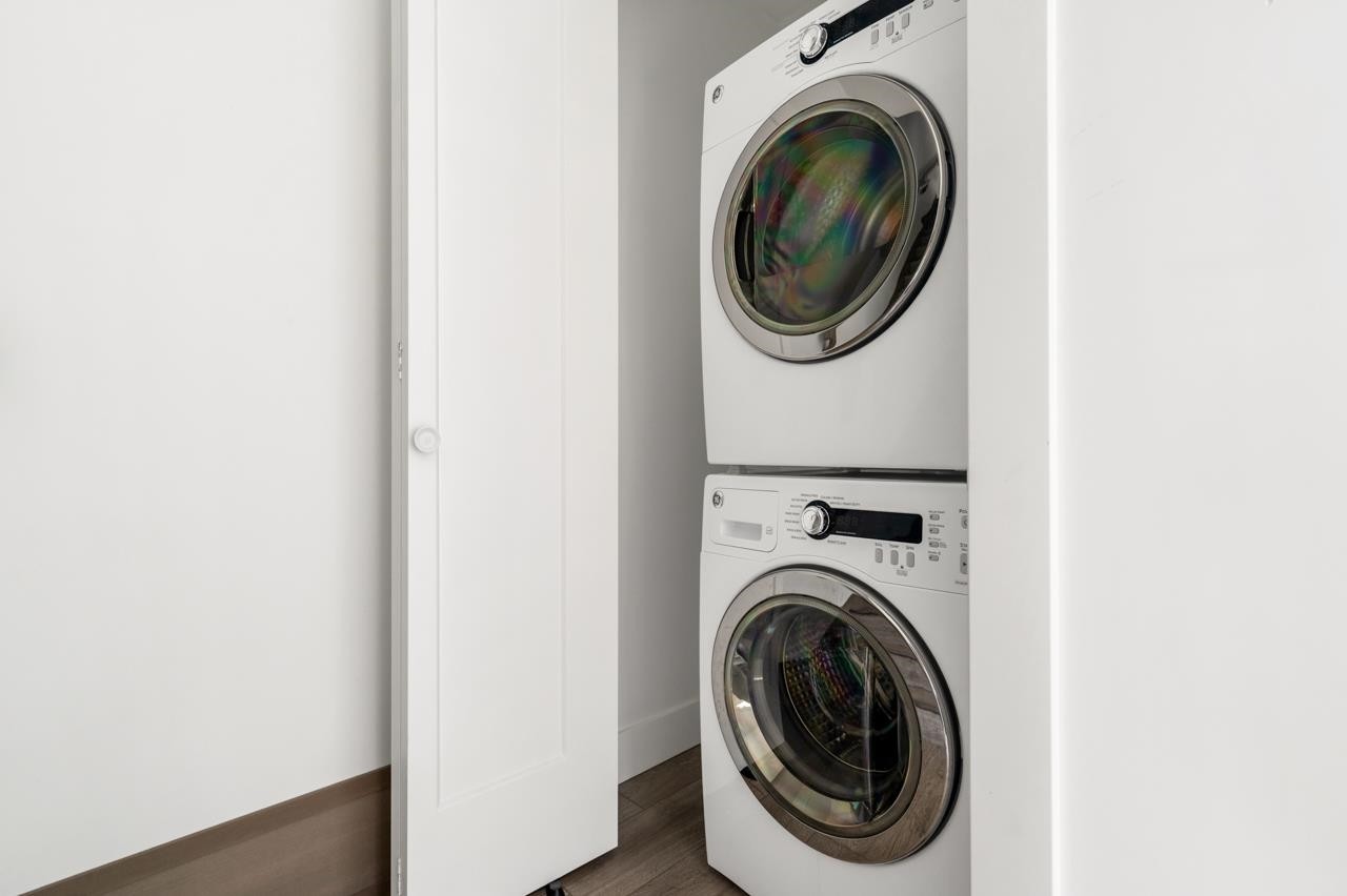 5043 Chambers Street, Vancouver, BC - Indoor Photo Showing Laundry Room