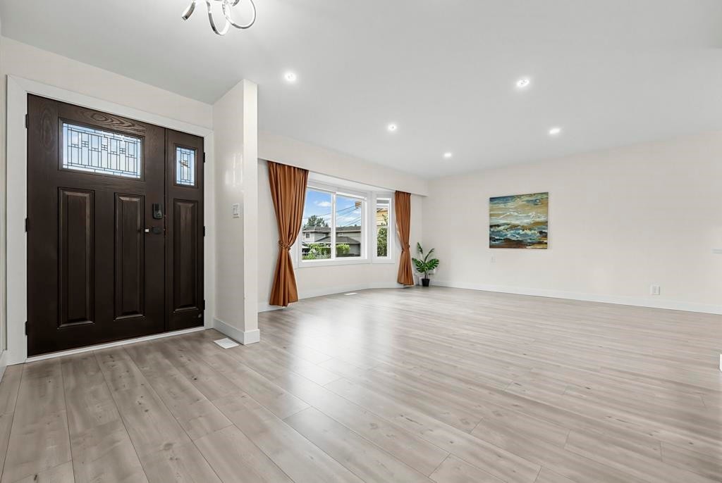4936 Barker Crescent, Burnaby, BC - Indoor