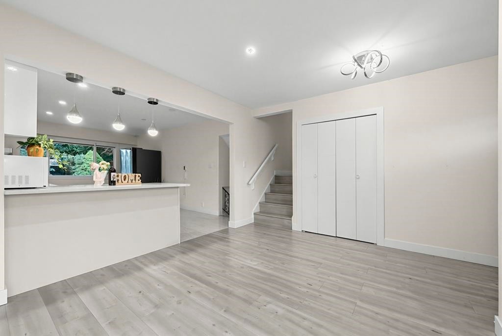 4936 Barker Crescent, Burnaby, BC - Indoor