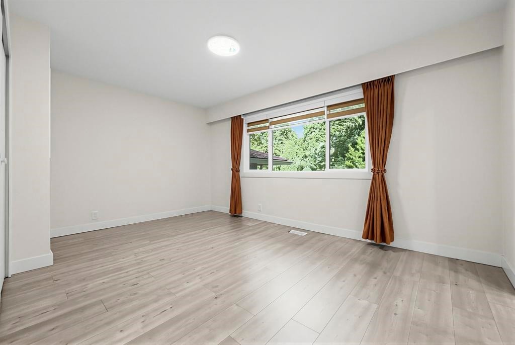 4936 Barker Crescent, Burnaby, BC - Indoor Photo Showing Other Room