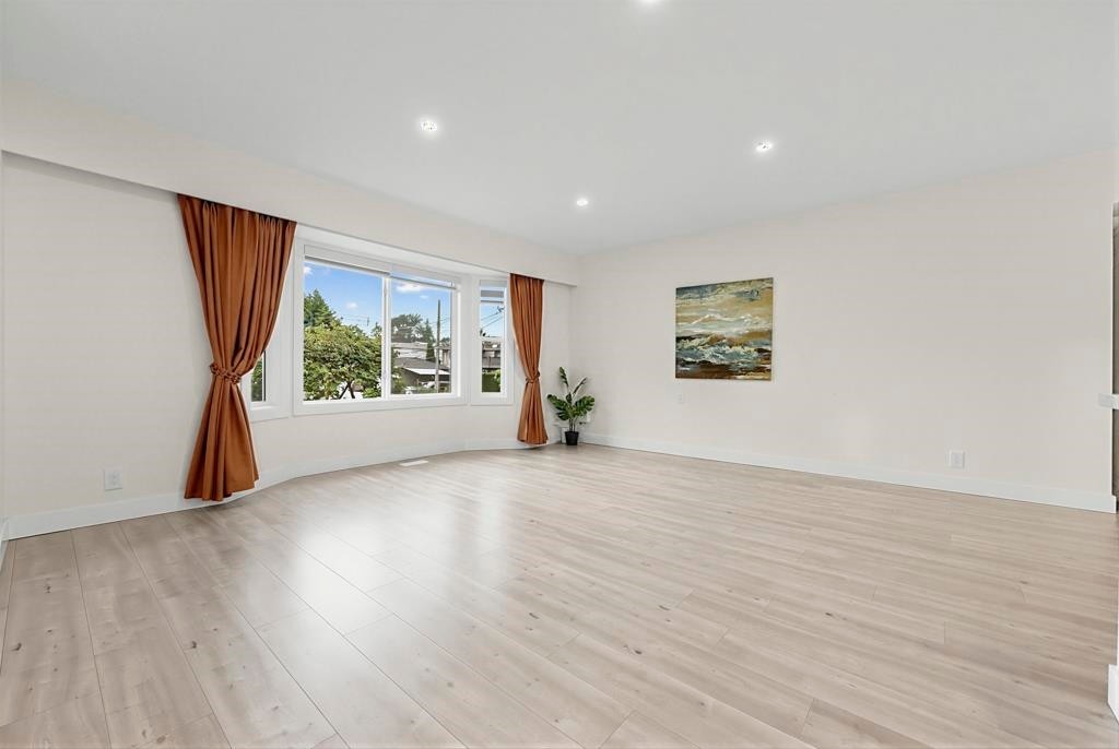 4936 Barker Crescent, Burnaby, BC - Indoor Photo Showing Living Room