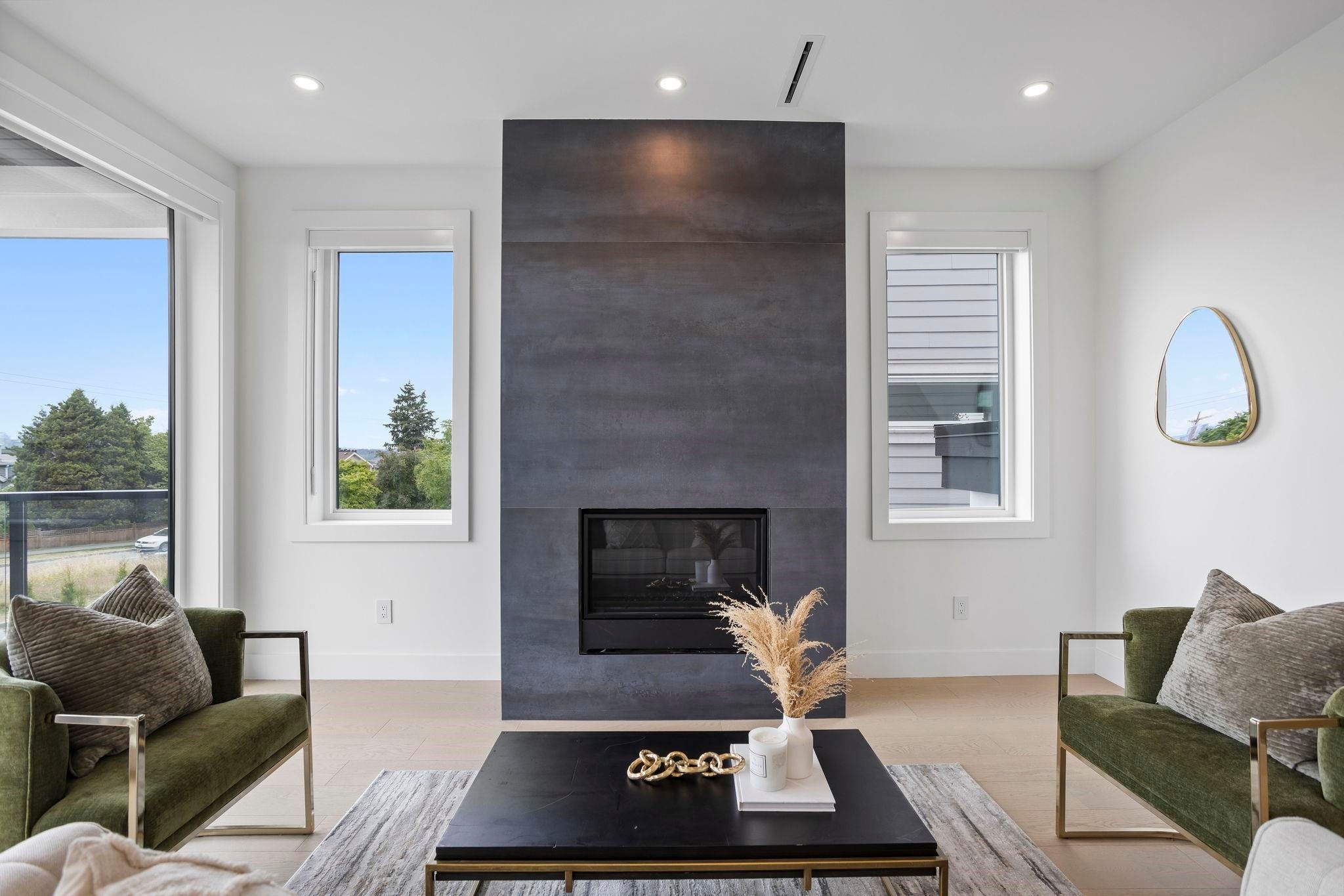 340 Keith Road E, North Vancouver, BC - Indoor Photo Showing Living Room With Fireplace