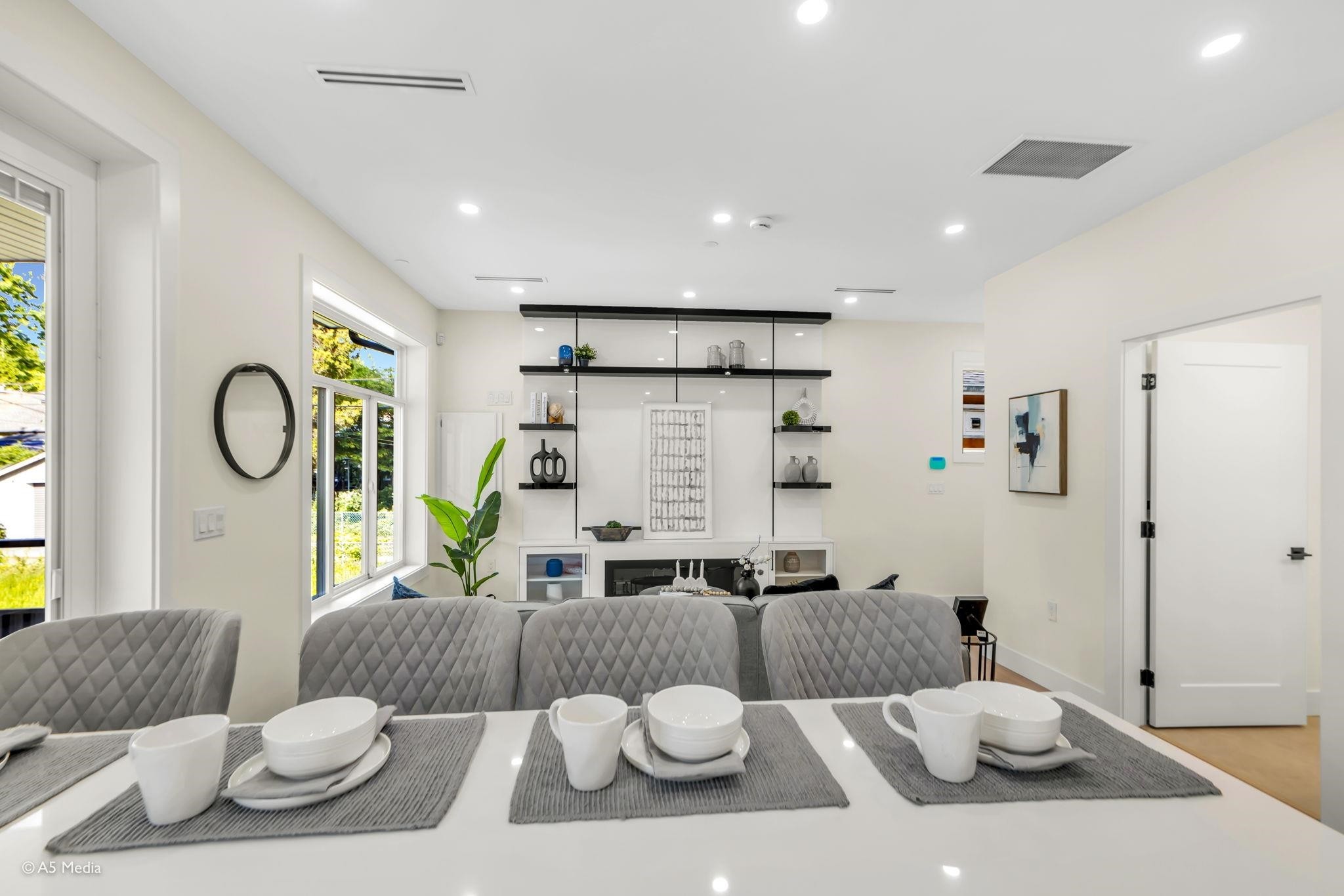 1-281 48Th Avenue E, Vancouver, BC - Indoor