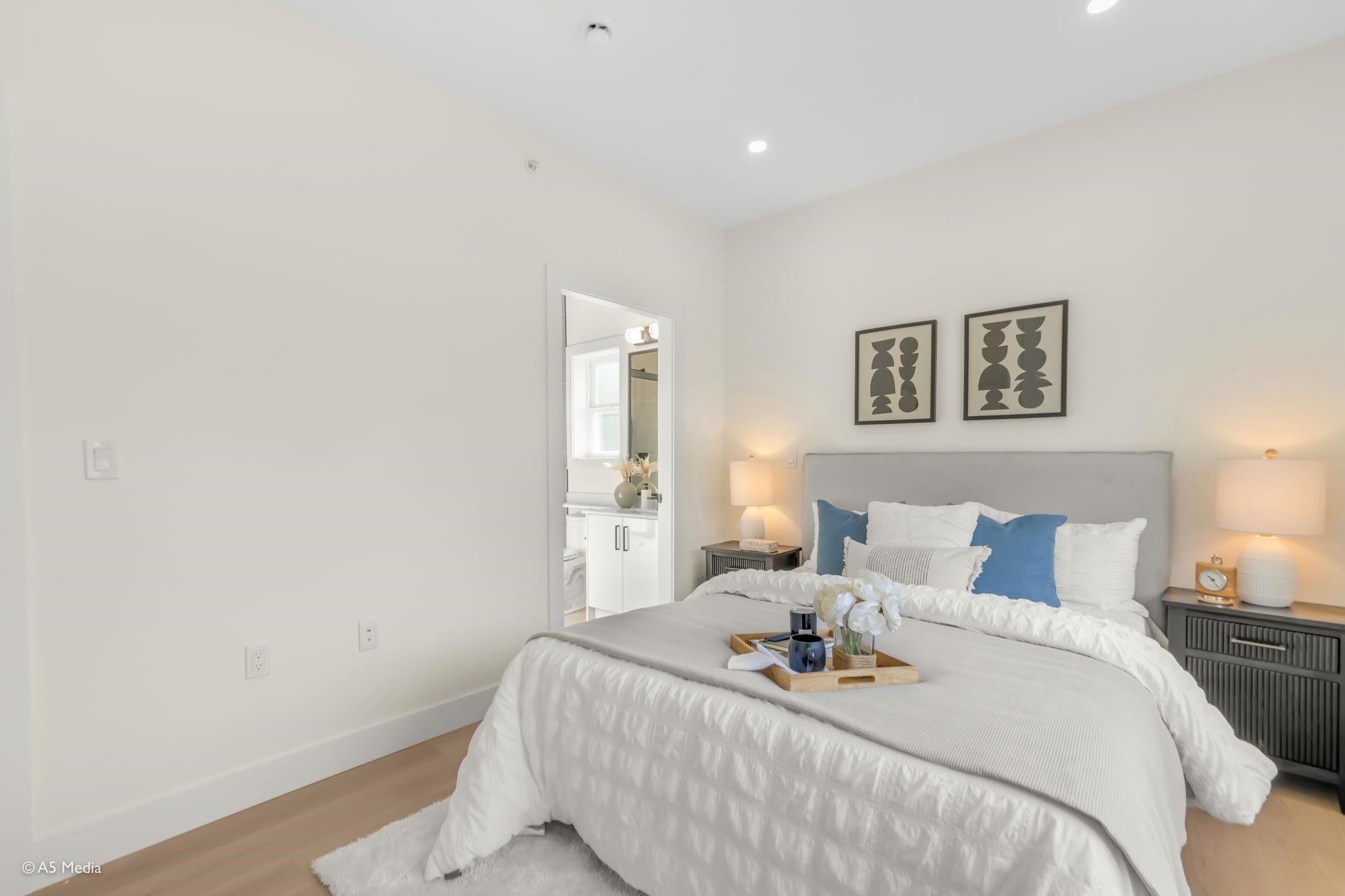 1-281 48Th Avenue E, Vancouver, BC - Indoor Photo Showing Bedroom