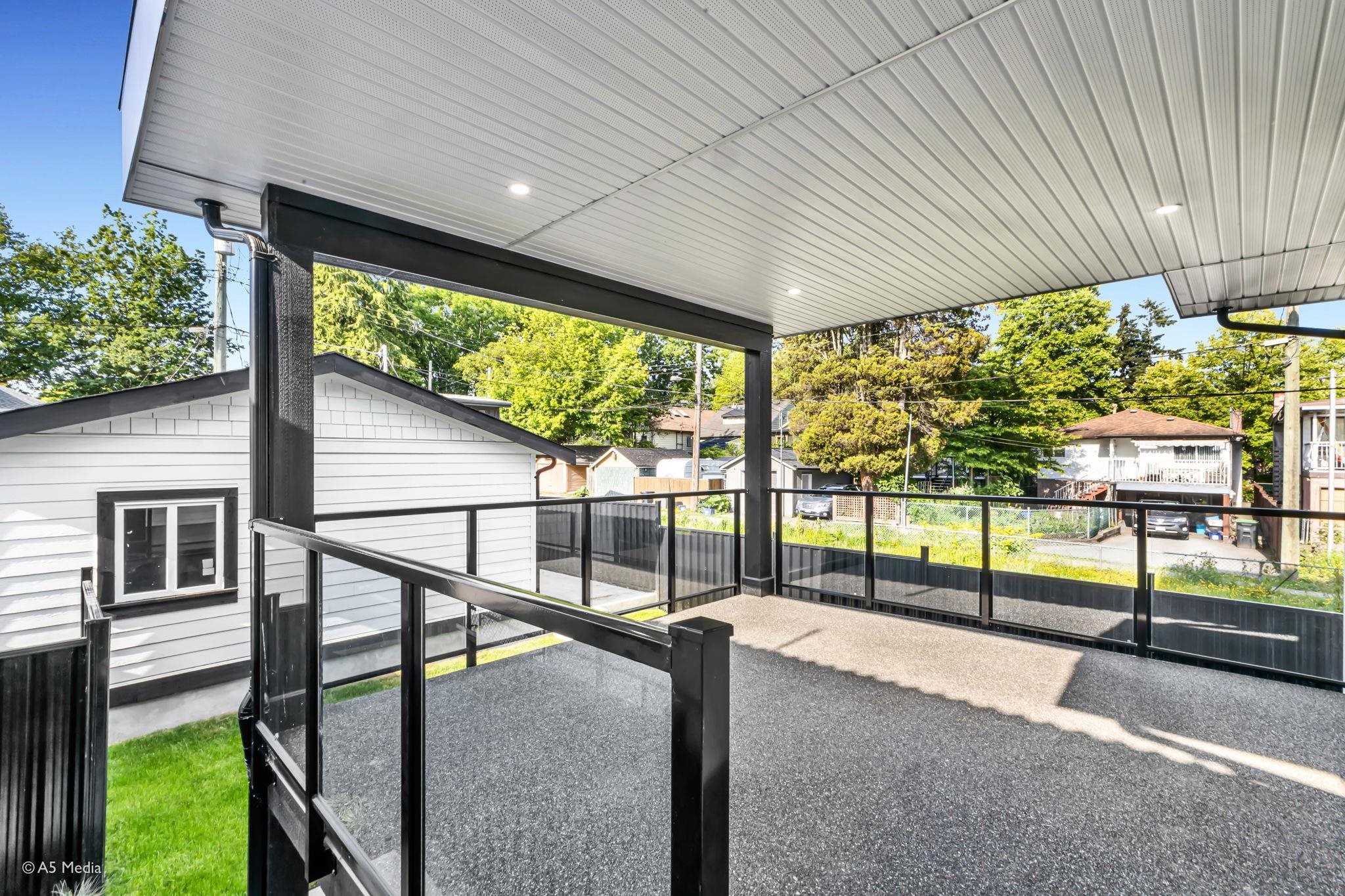1-281 48Th Avenue E, Vancouver, BC - Outdoor With Exterior