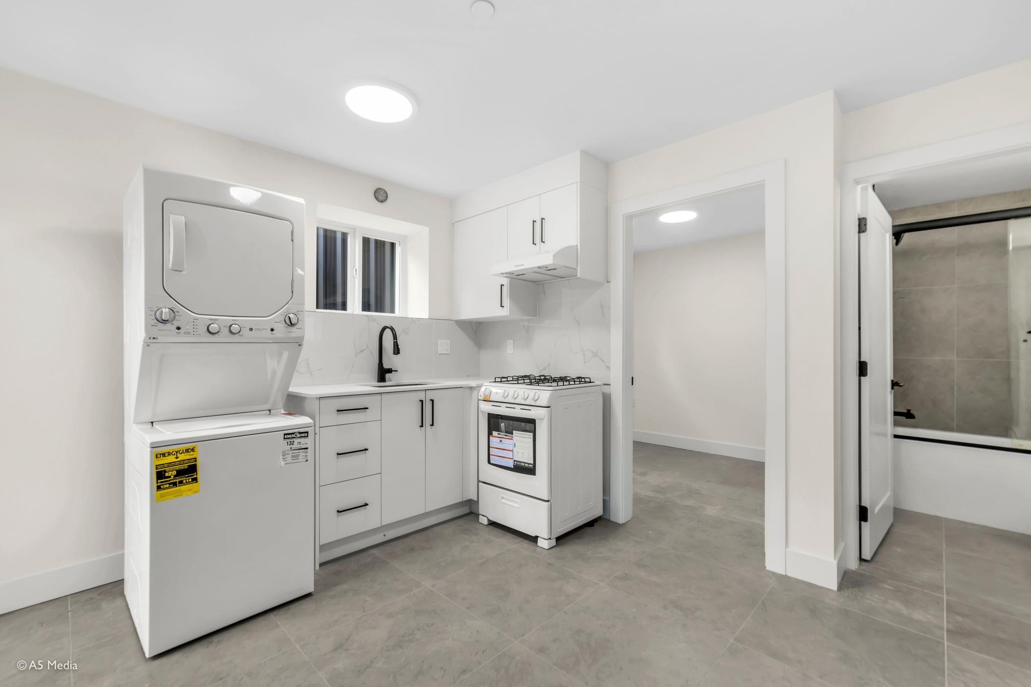 1-281 48Th Avenue E, Vancouver, BC - Indoor
