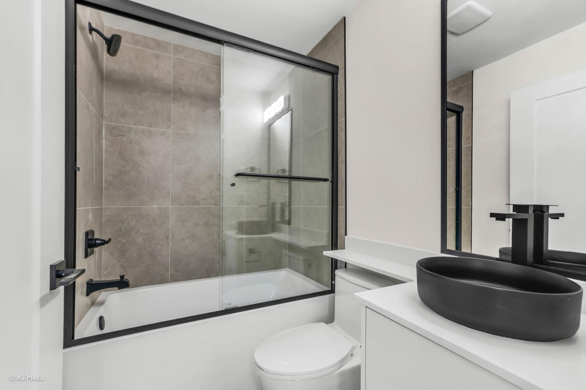 1-281 48Th Avenue E, Vancouver, BC - Indoor Photo Showing Bathroom