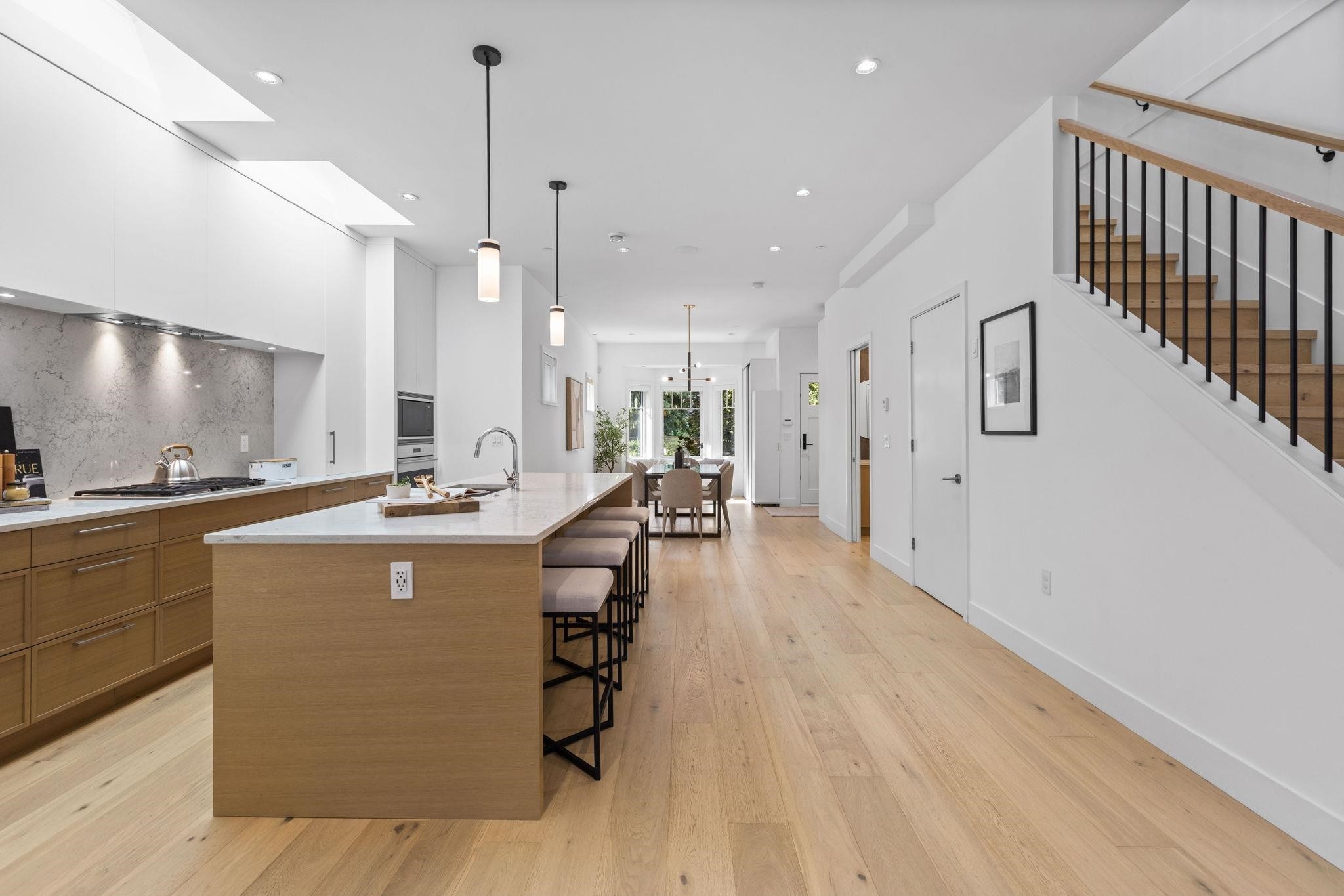 2518 3Rd Avenue W, Vancouver, BC