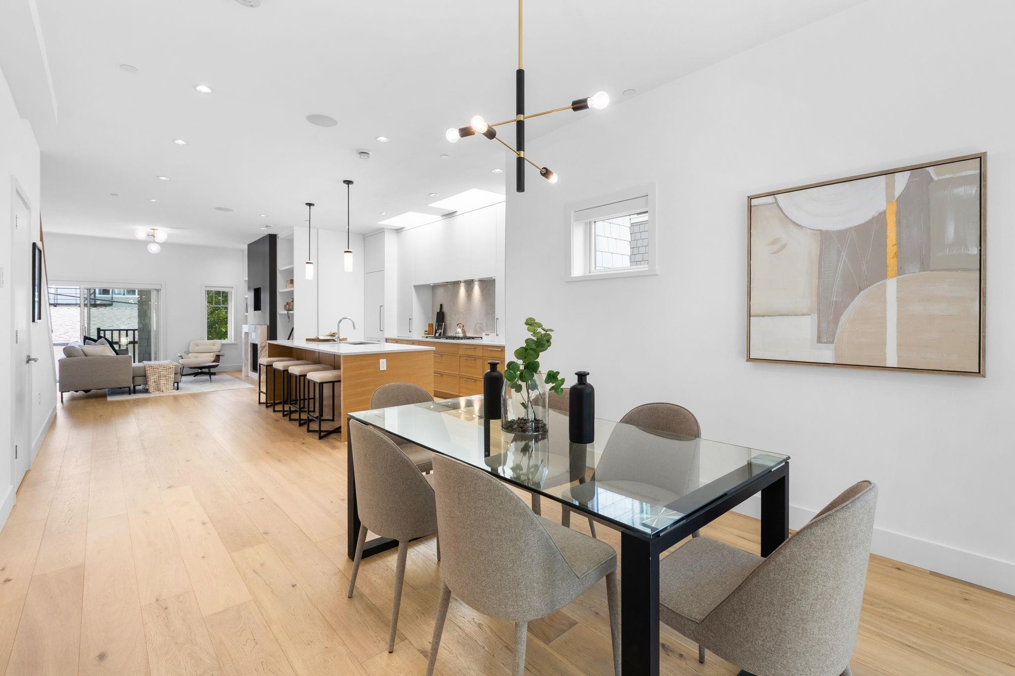 2518 3Rd Avenue W, Vancouver, BC