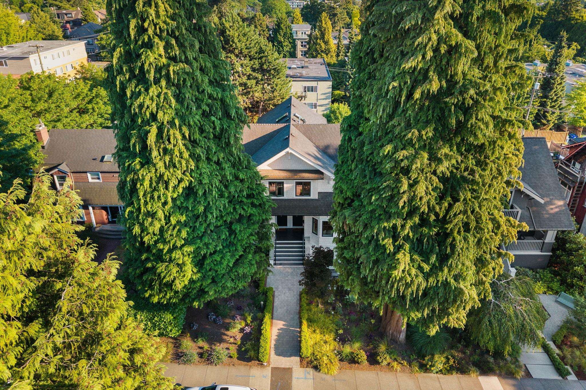 2518 3Rd Avenue W, Vancouver, BC
