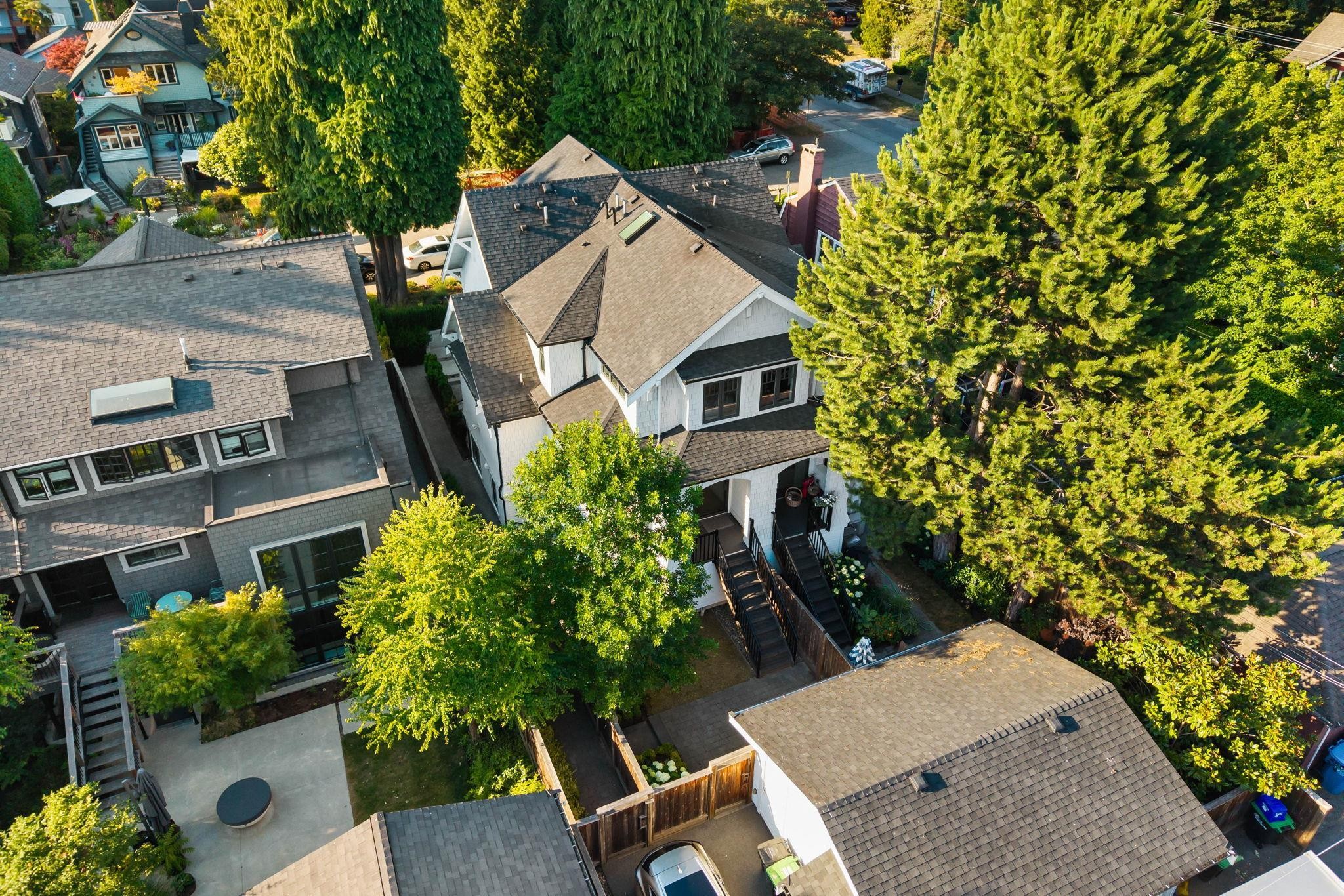 2518 3Rd Avenue W, Vancouver, BC