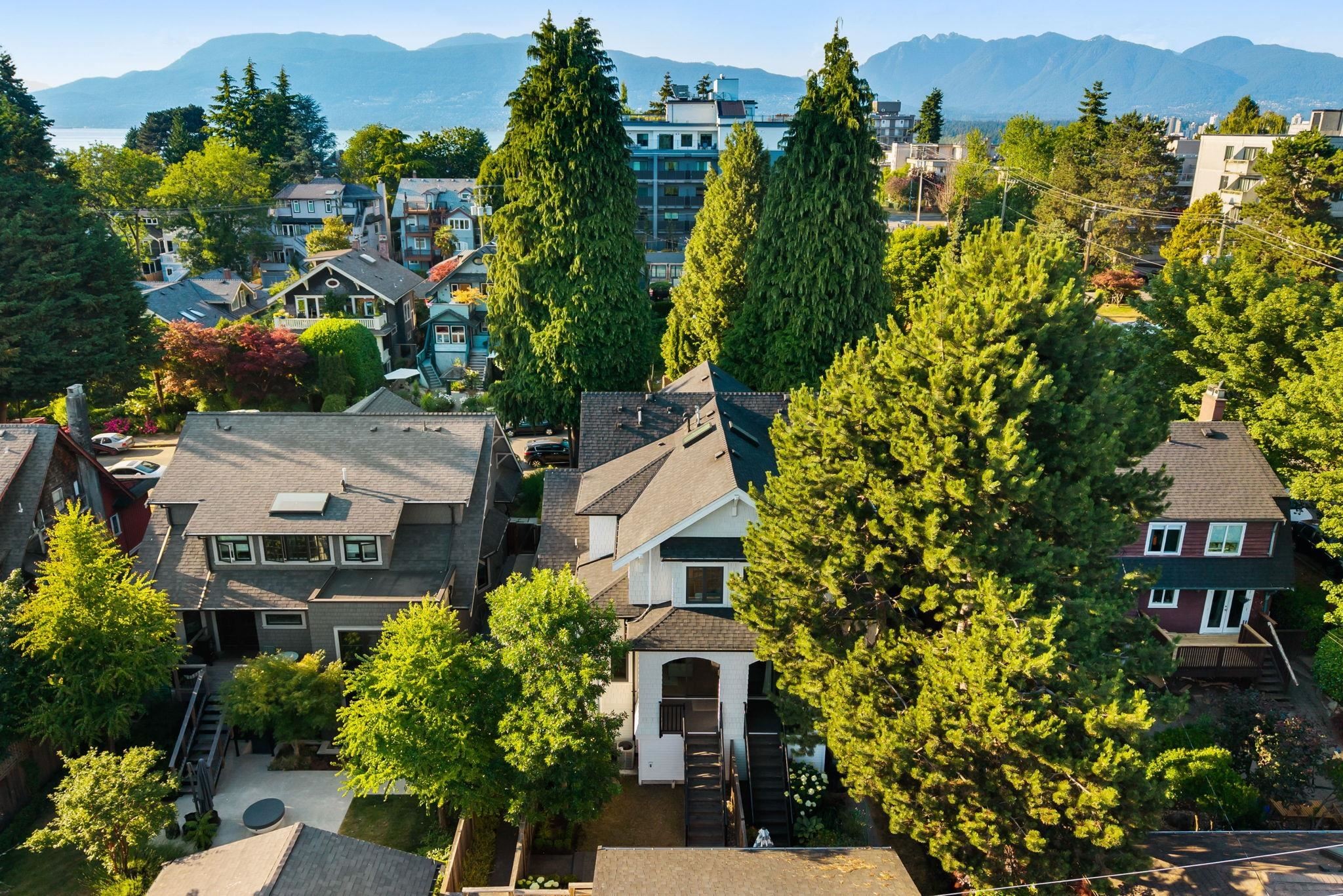 2518 3Rd Avenue W, Vancouver, BC