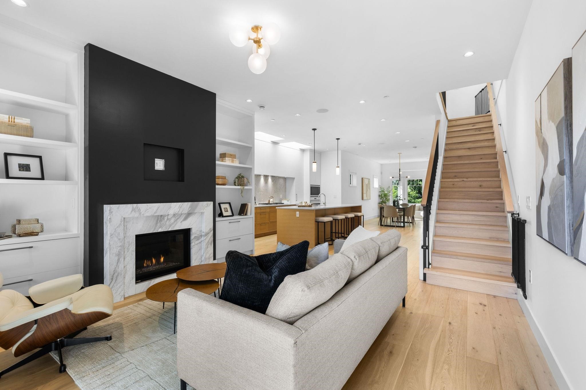 2518 3Rd Avenue W, Vancouver, BC