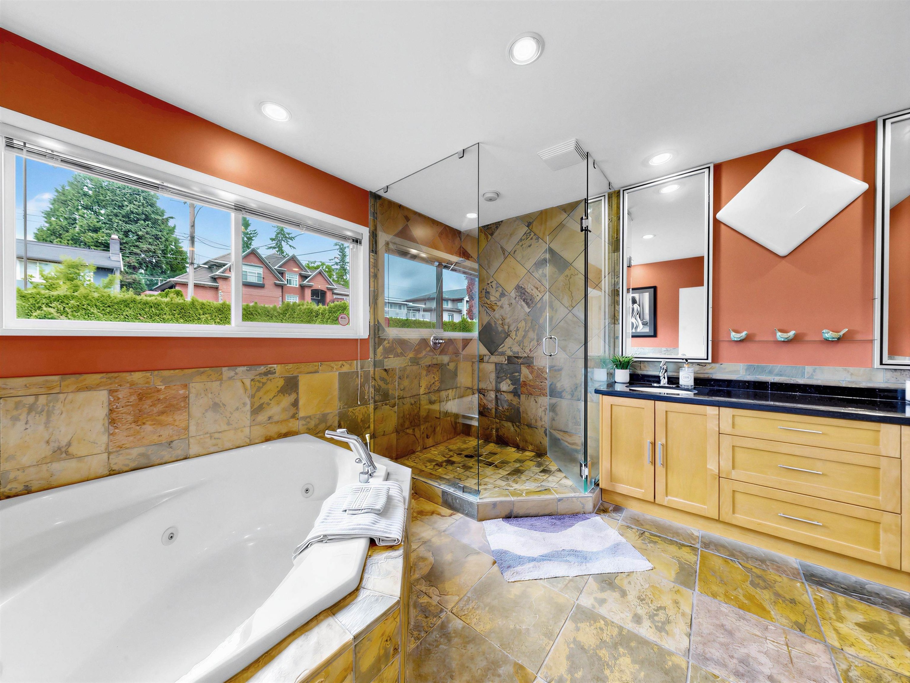 712 Shaw Avenue, Coquitlam, BC - Indoor Photo Showing Bathroom