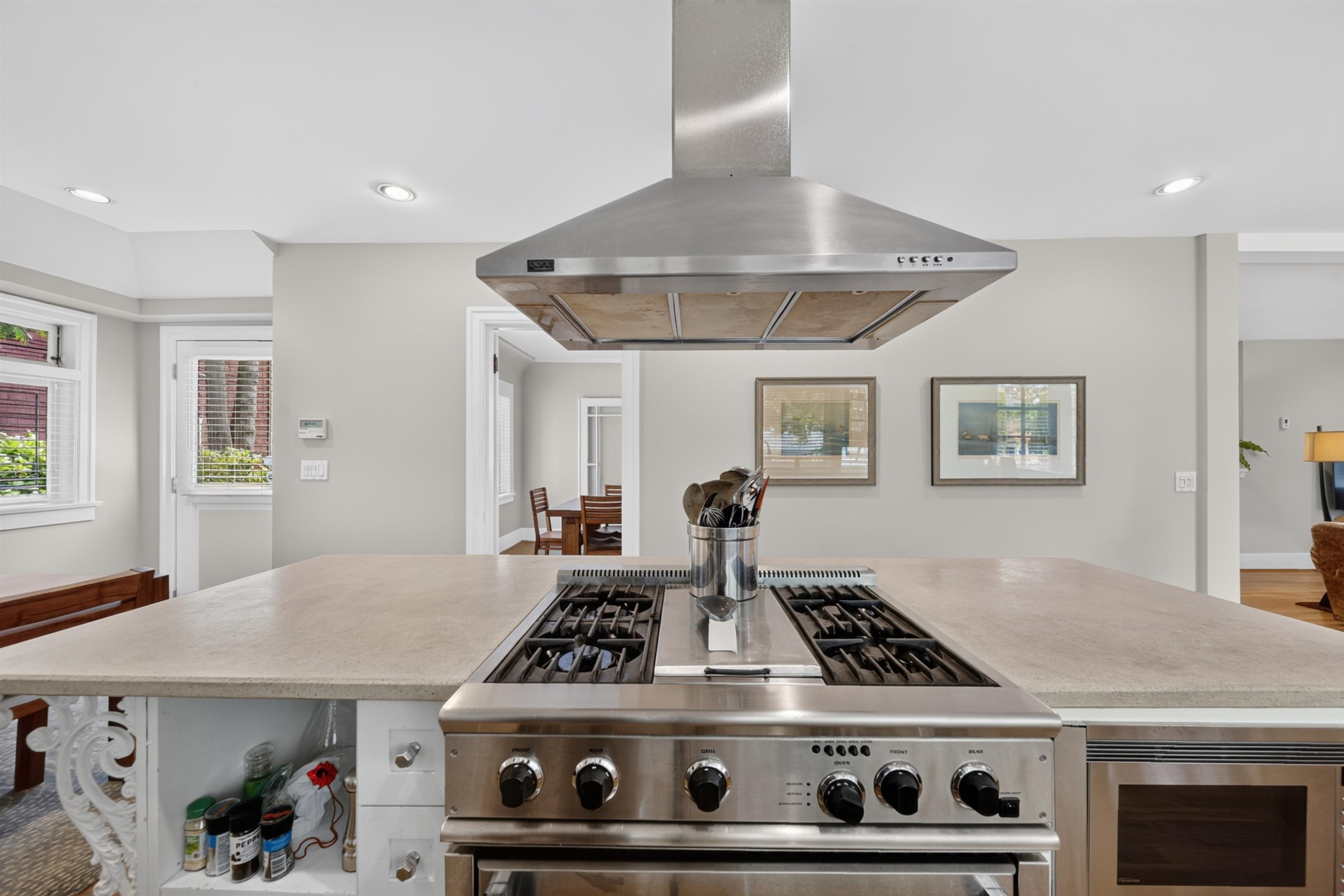 4655 6Th Avenue W, Vancouver, BC - Indoor Photo Showing Kitchen