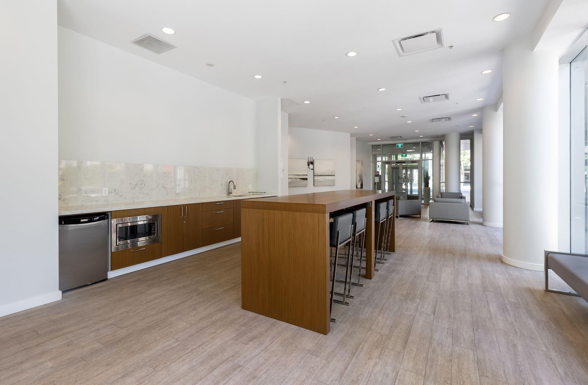 62 1St Avenue W, Vancouver, BC - Indoor