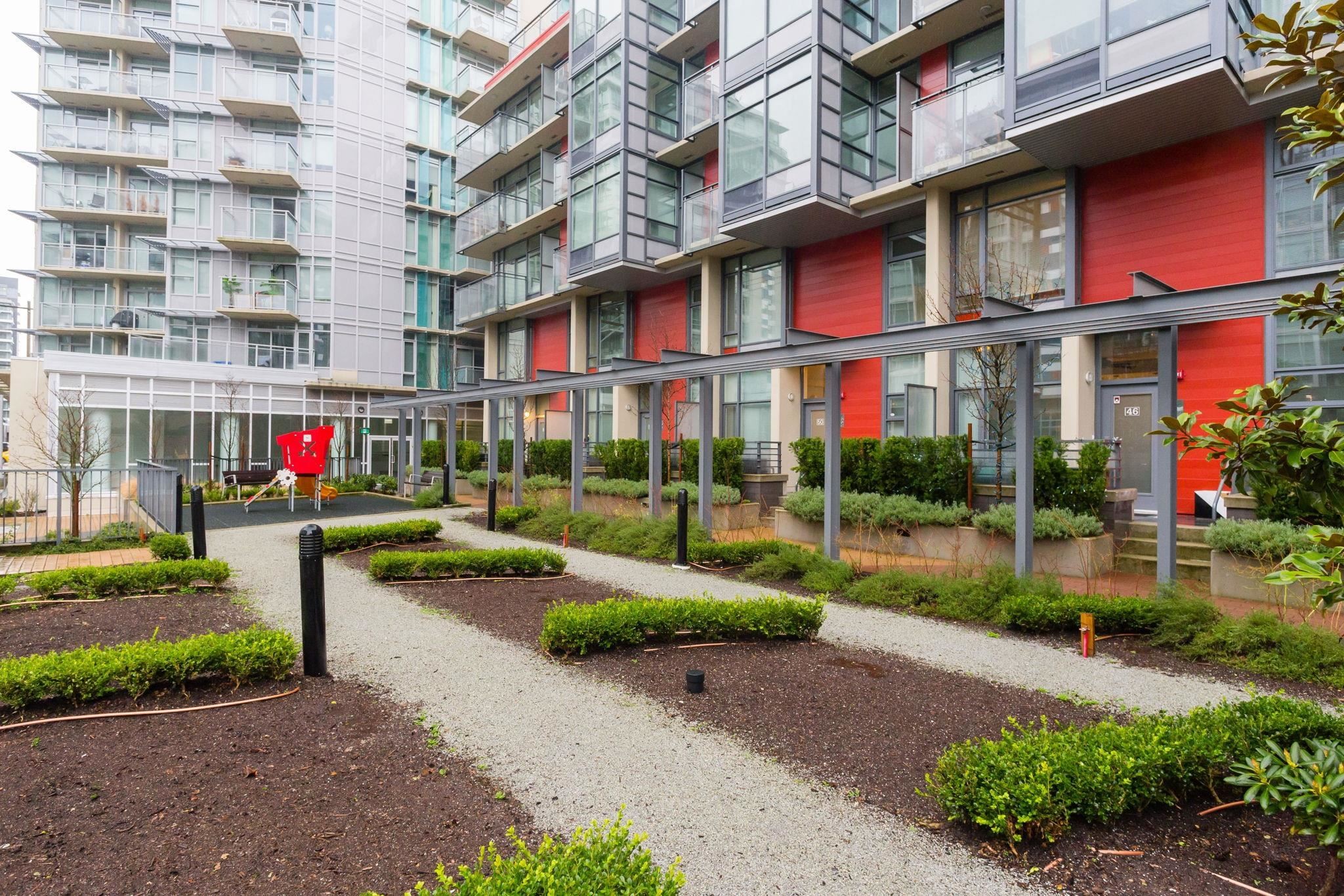 62 1St Avenue W, Vancouver, BC - Outdoor With Facade