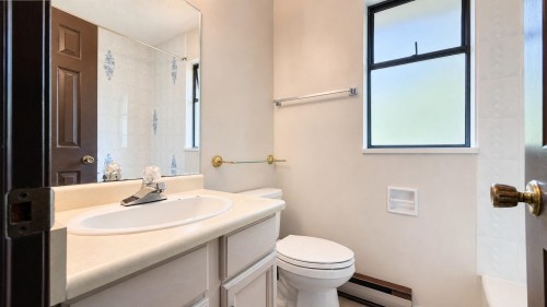 10179 Lawson Drive, Richmond, BC - Indoor Photo Showing Bathroom