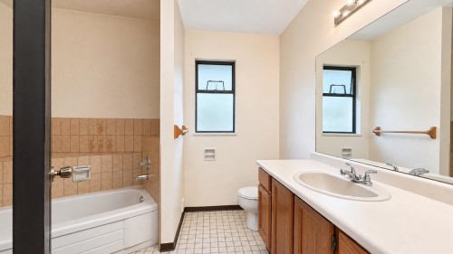10179 Lawson Drive, Richmond, BC - Indoor Photo Showing Bathroom