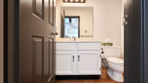 10179 Lawson Drive, Richmond, BC - Indoor Photo Showing Bathroom