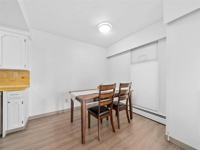 301-11957 223 Street, Maple Ridge, BC - Indoor Photo Showing Dining Room