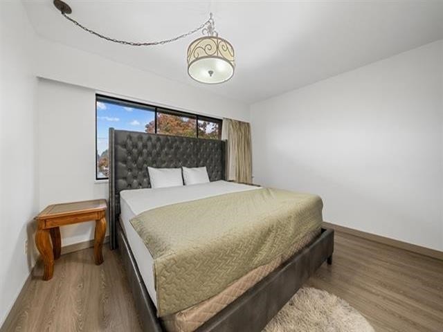 301-11957 223 Street, Maple Ridge, BC - Indoor Photo Showing Bedroom
