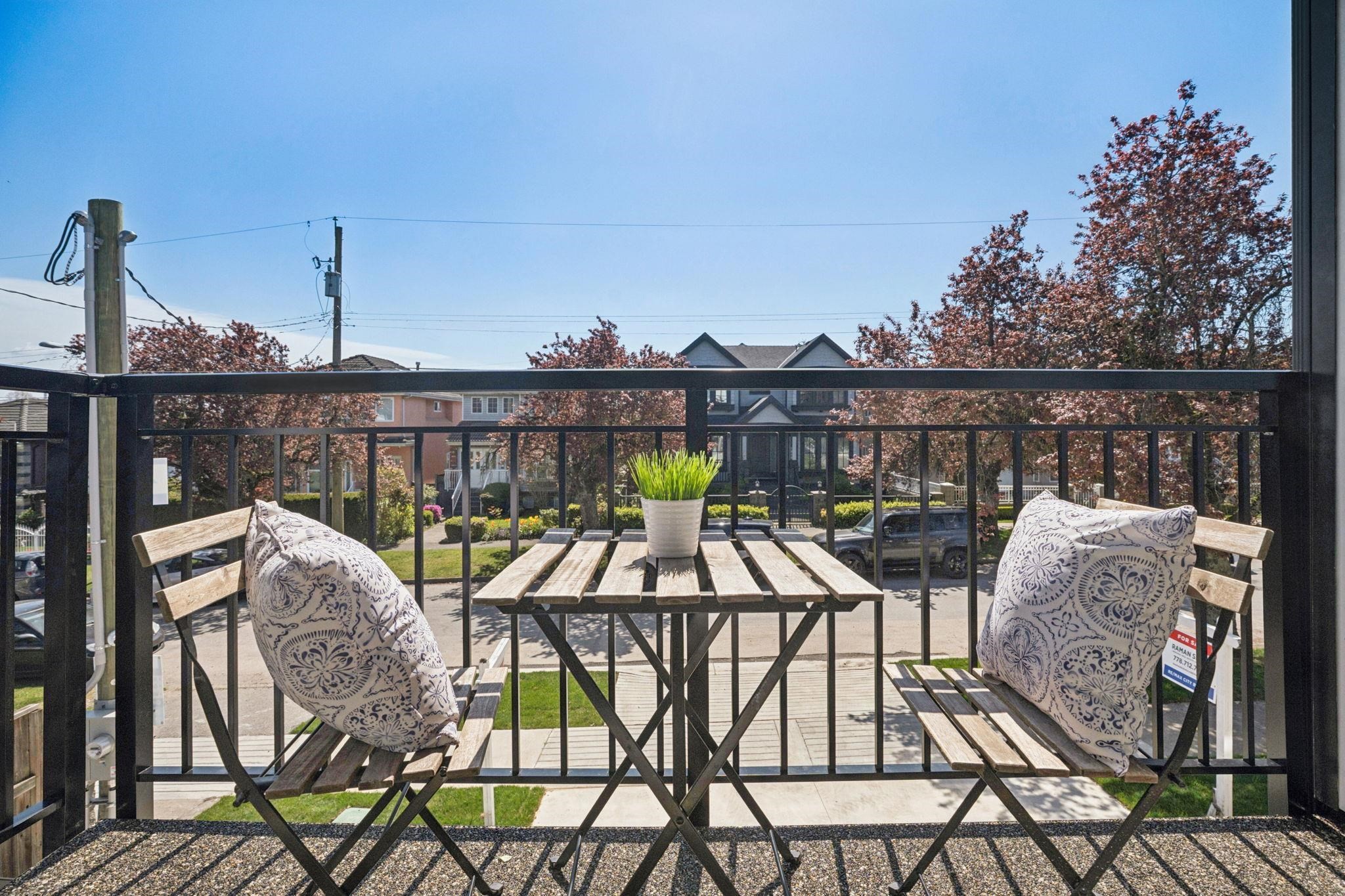 1005 55Th Avenue E, Vancouver, BC - Outdoor With Deck Patio Veranda