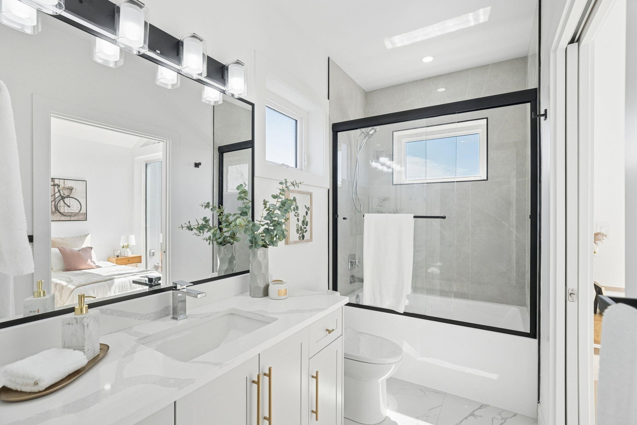 1005 55Th Avenue E, Vancouver, BC - Indoor
