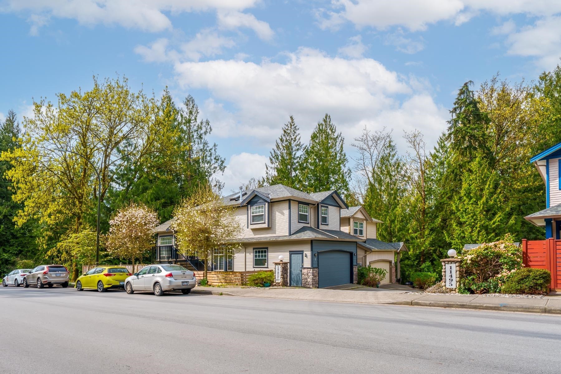 1-11495 Cottonwood Drive, Maple Ridge, BC - Outdoor With Facade